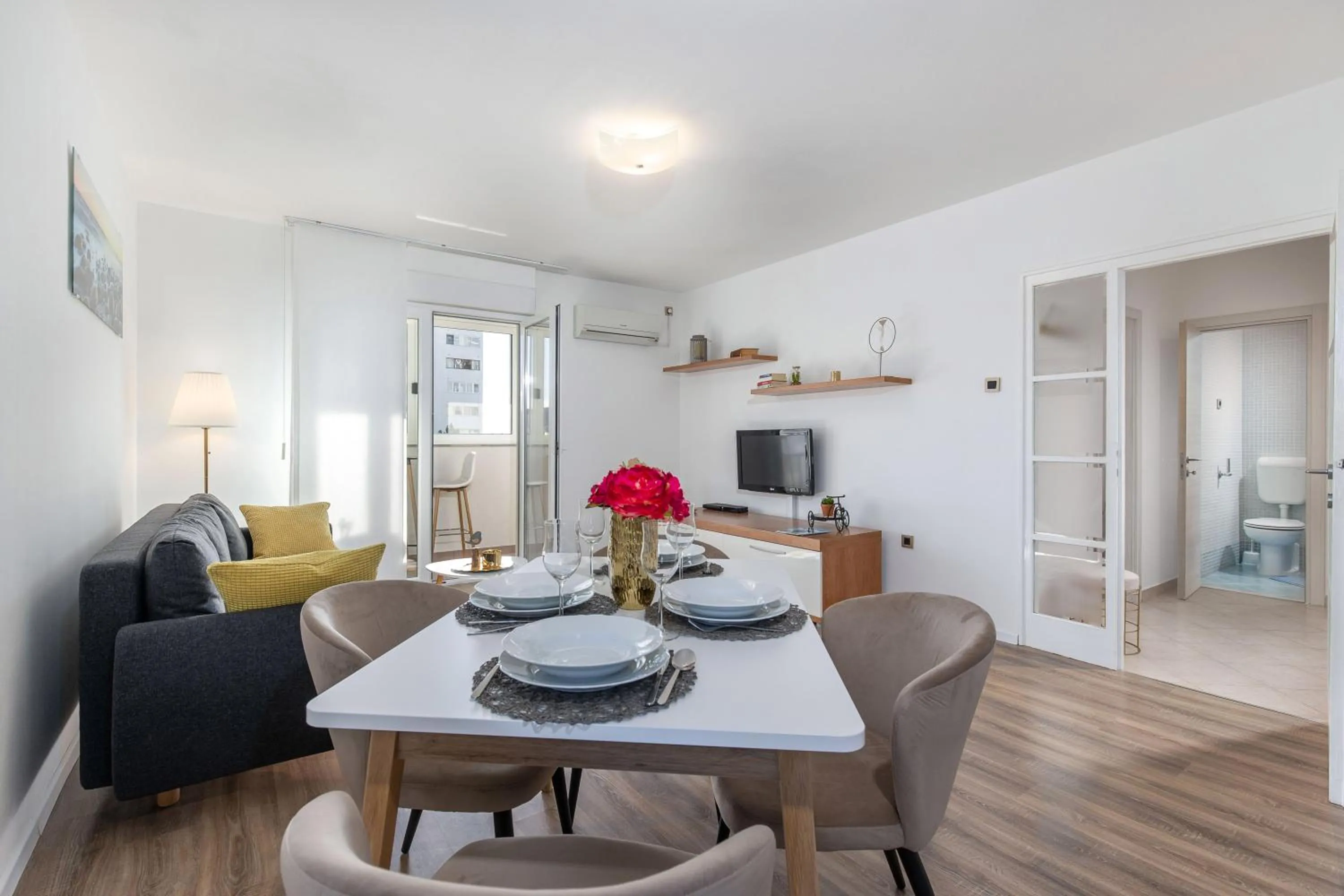 Apartment IN