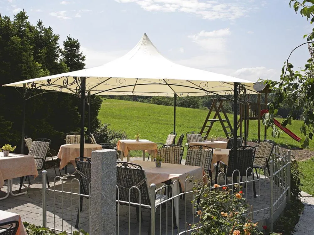 Garden in Badhotel Restaurant Stauferland