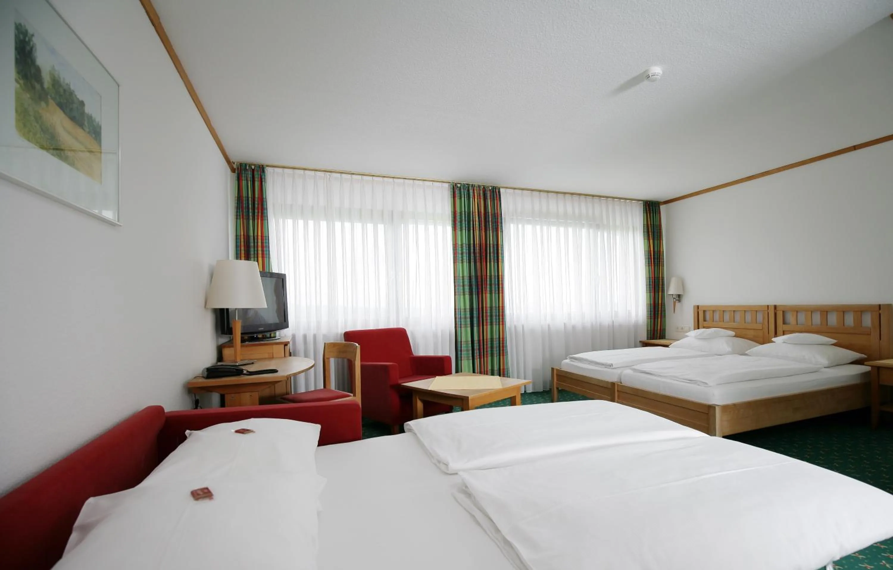 Photo of the whole room, Bed in Badhotel Restaurant Stauferland