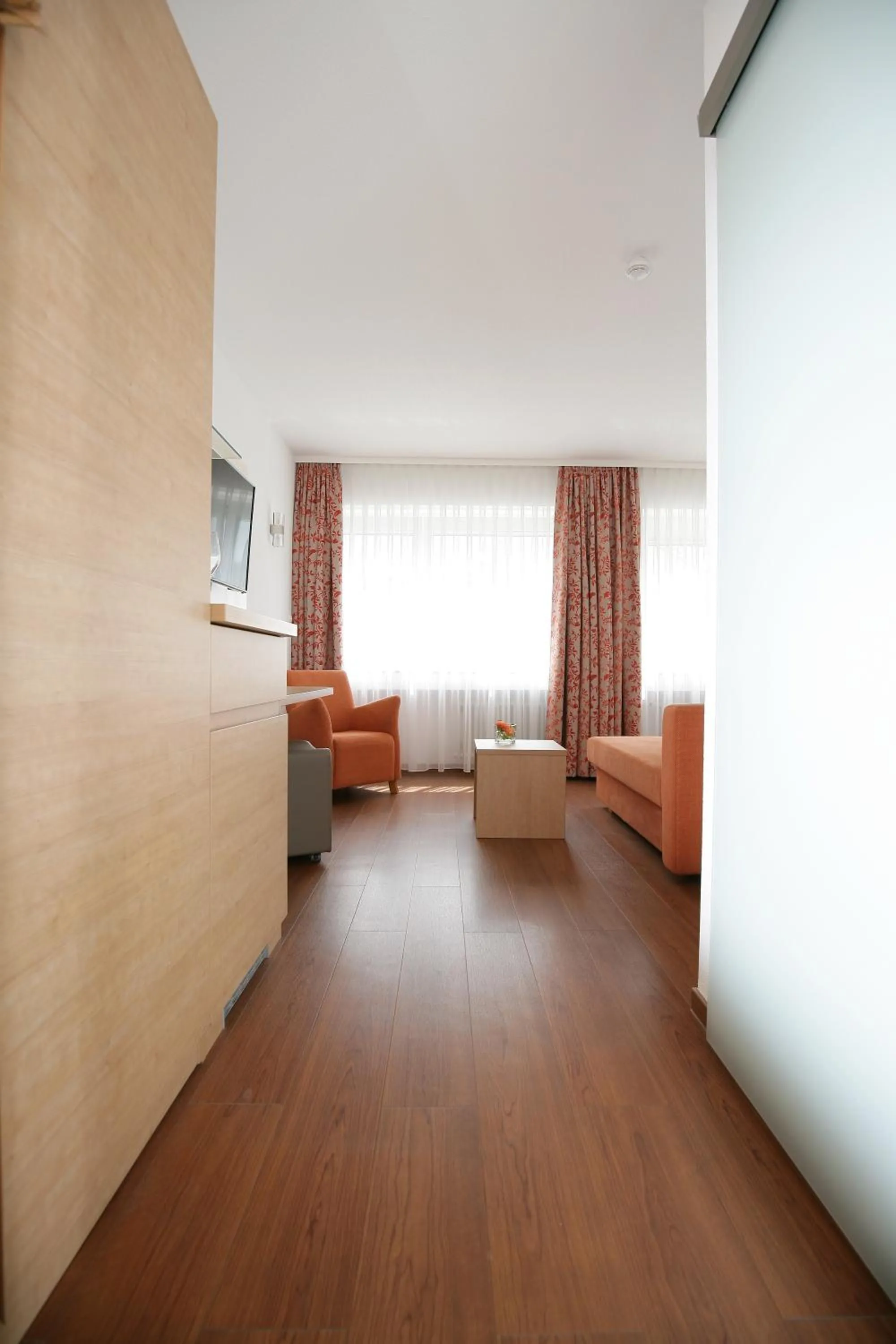 Photo of the whole room, Bed in Badhotel Restaurant Stauferland