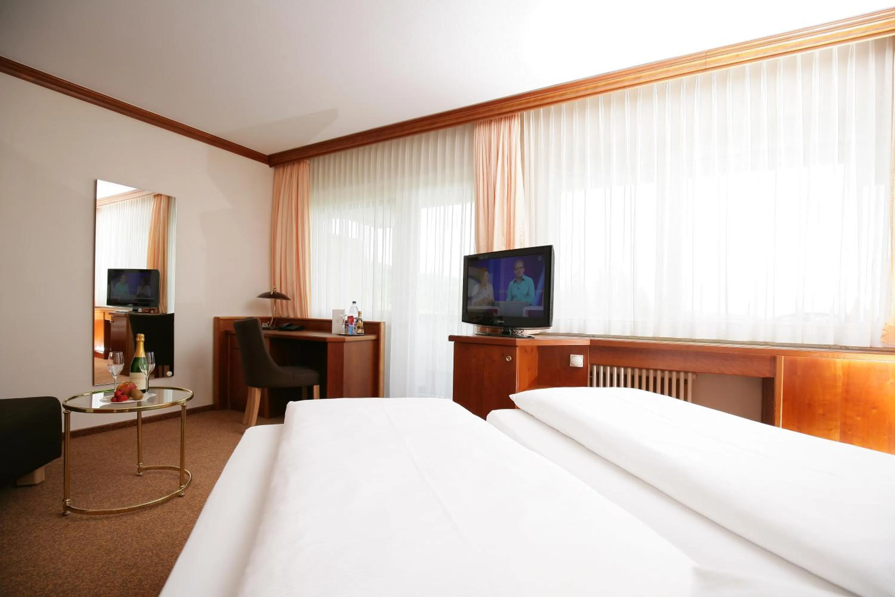 Photo of the whole room, Bed in Badhotel Restaurant Stauferland