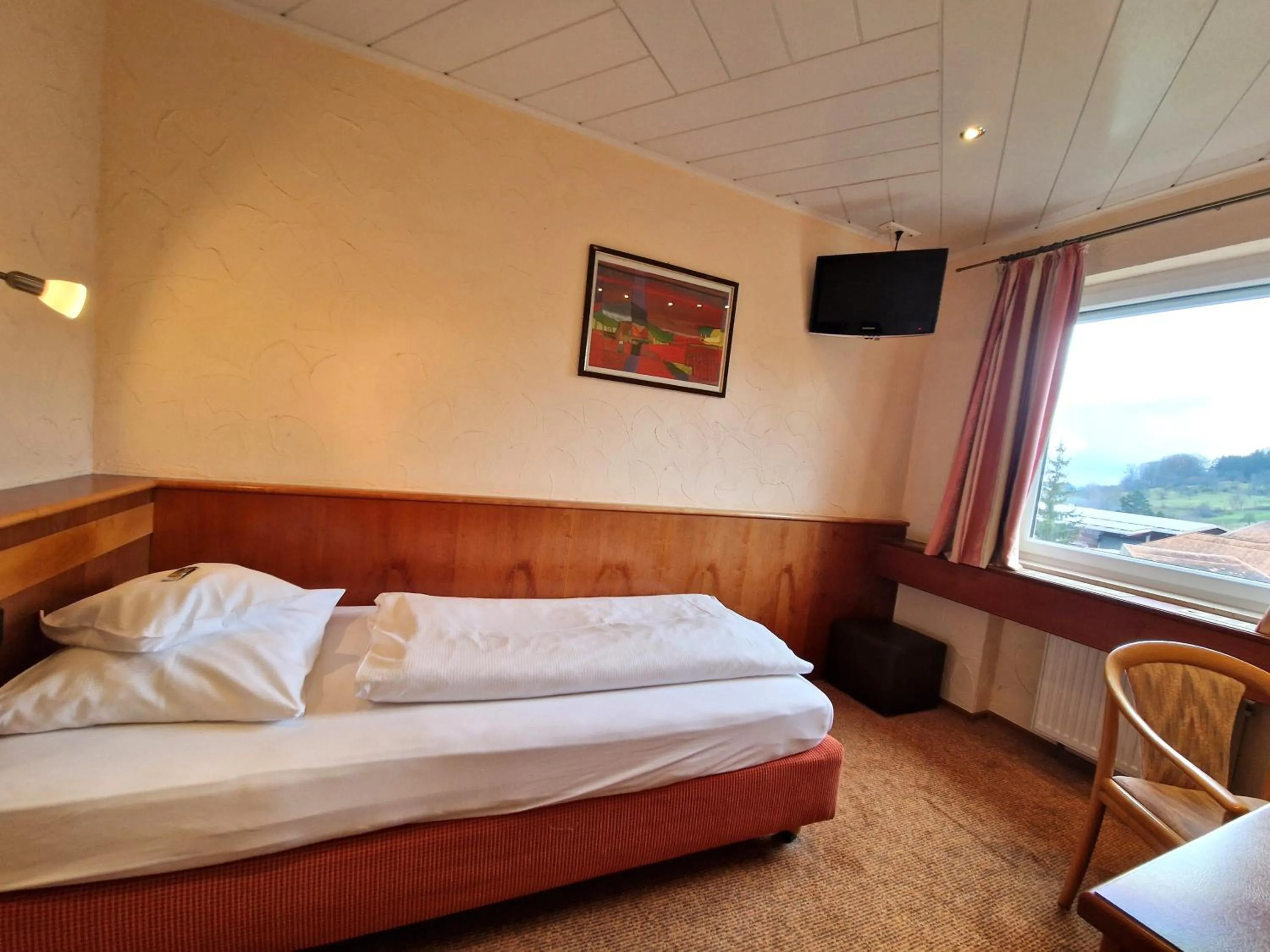 Bed in Badhotel Restaurant Stauferland