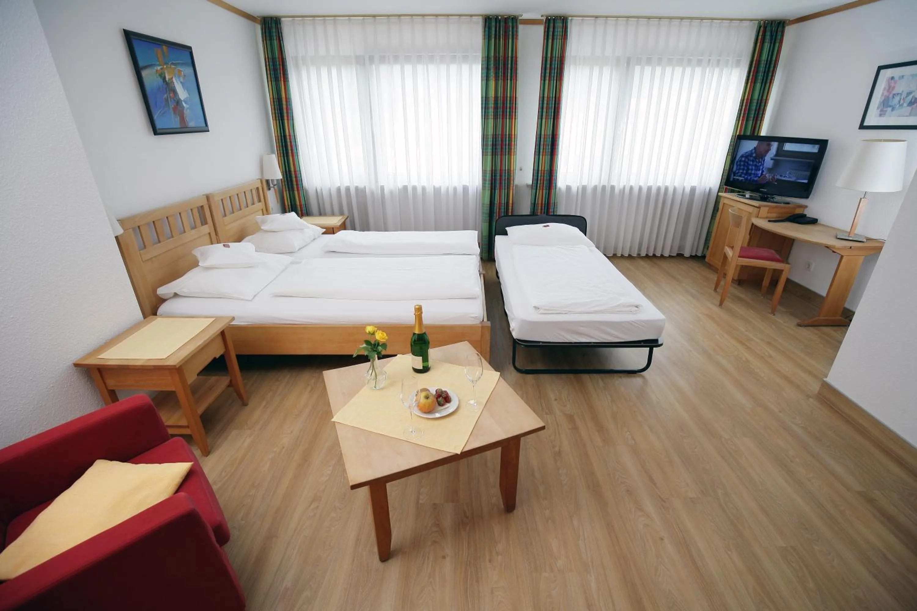 Photo of the whole room, Bed in Badhotel Restaurant Stauferland