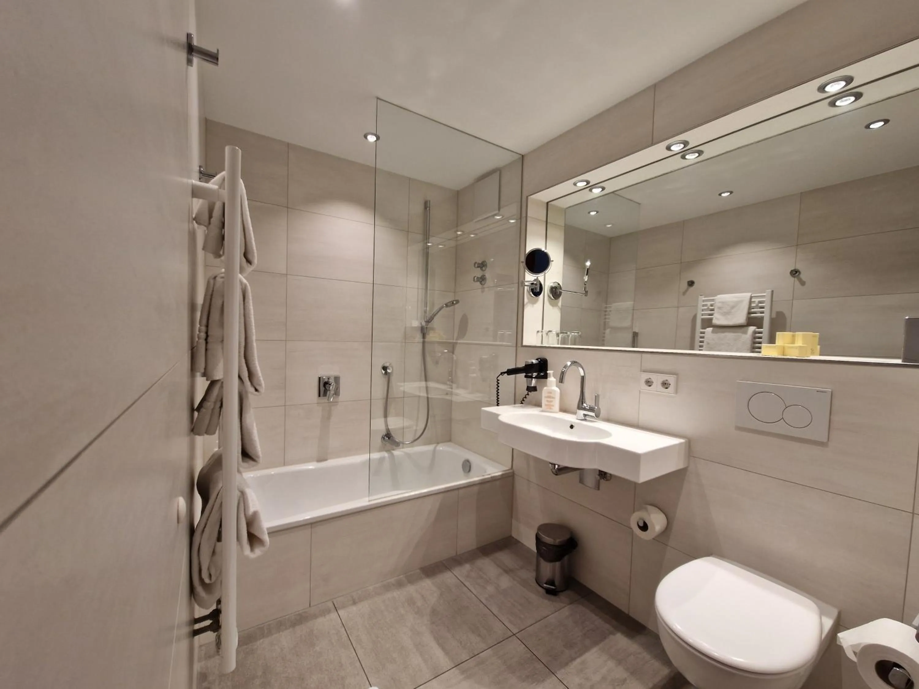 Bathroom in Badhotel Restaurant Stauferland