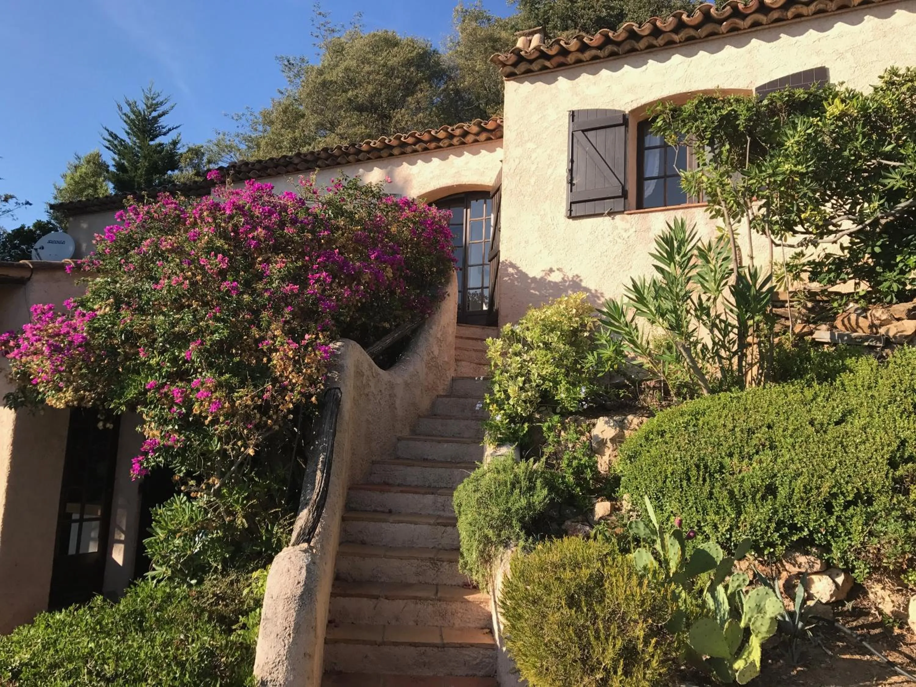 Property building in Villa Sans Pareil