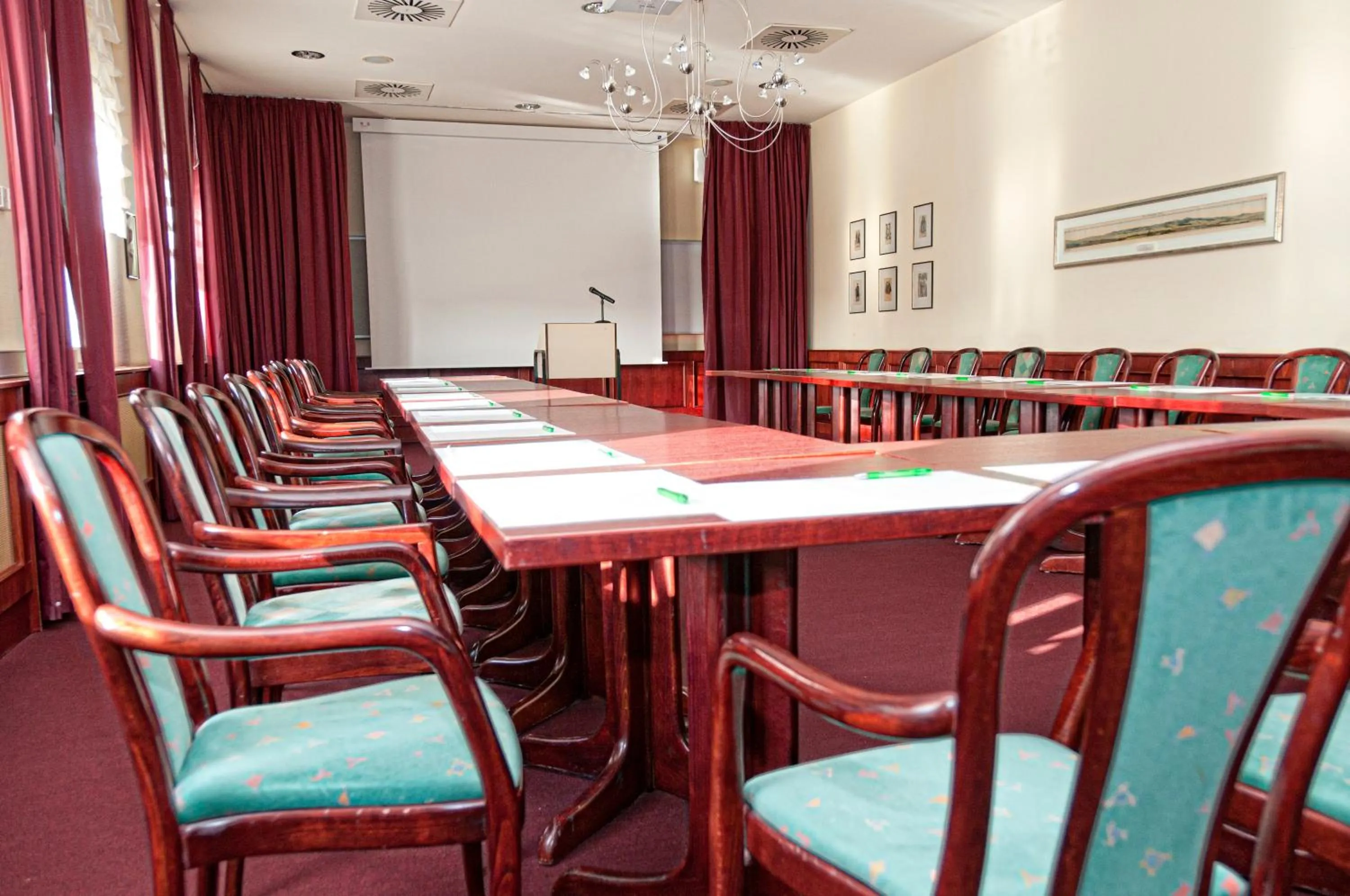 Meeting/conference room in WAGNERS Sporthotel Oberhof