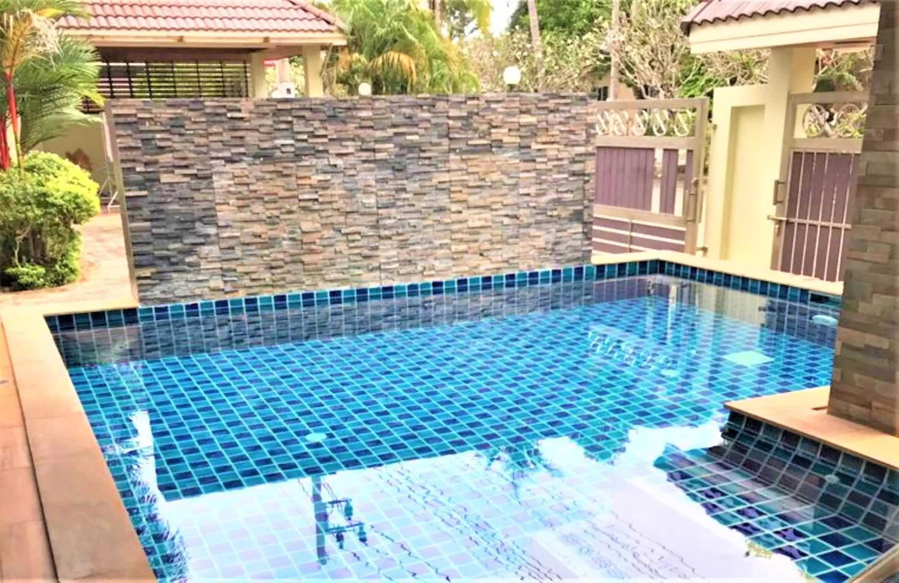 Swimming pool in Nasa Hotel Swimming pool in Nasa Hotel