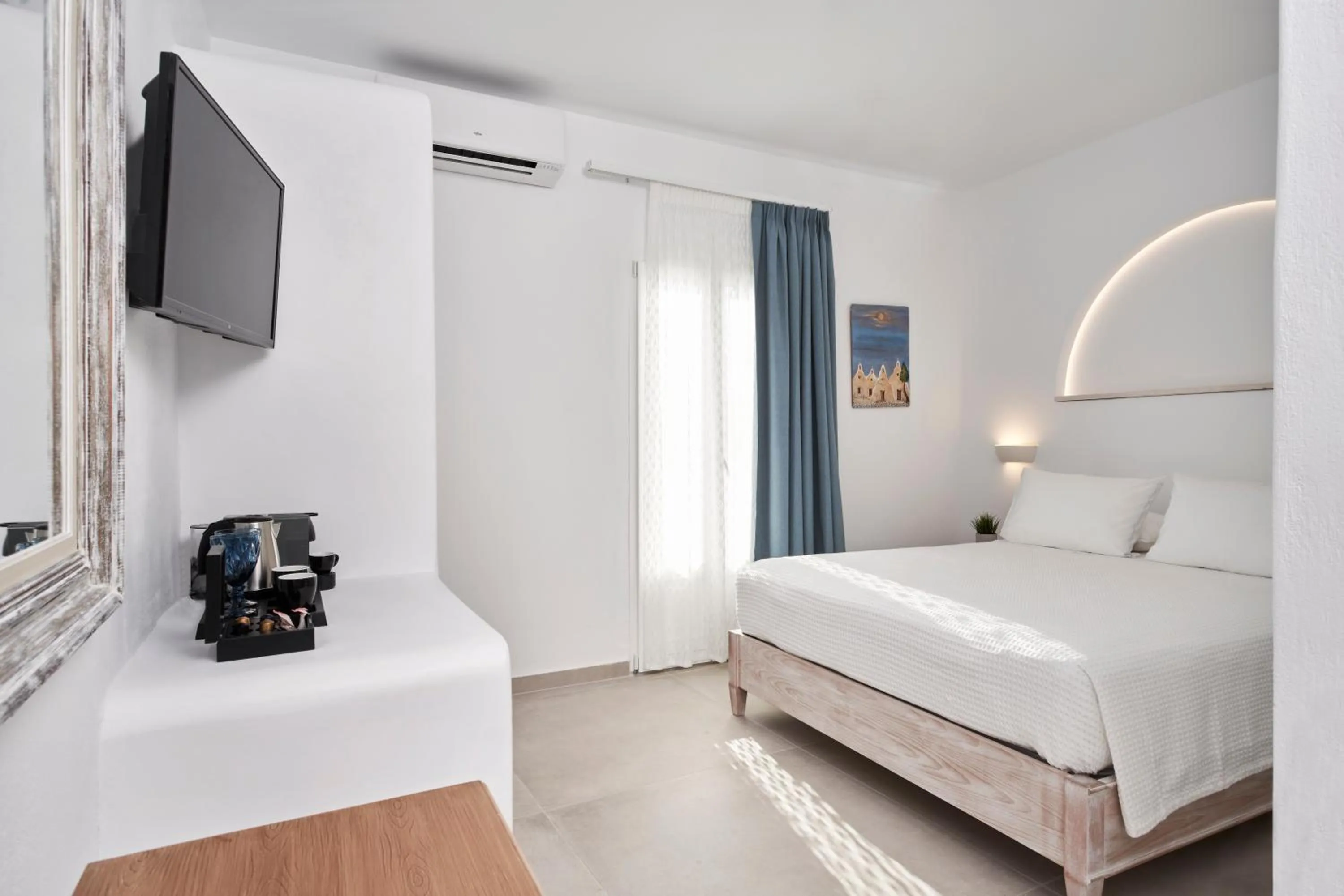 Photo of the whole room, Bed in Galation