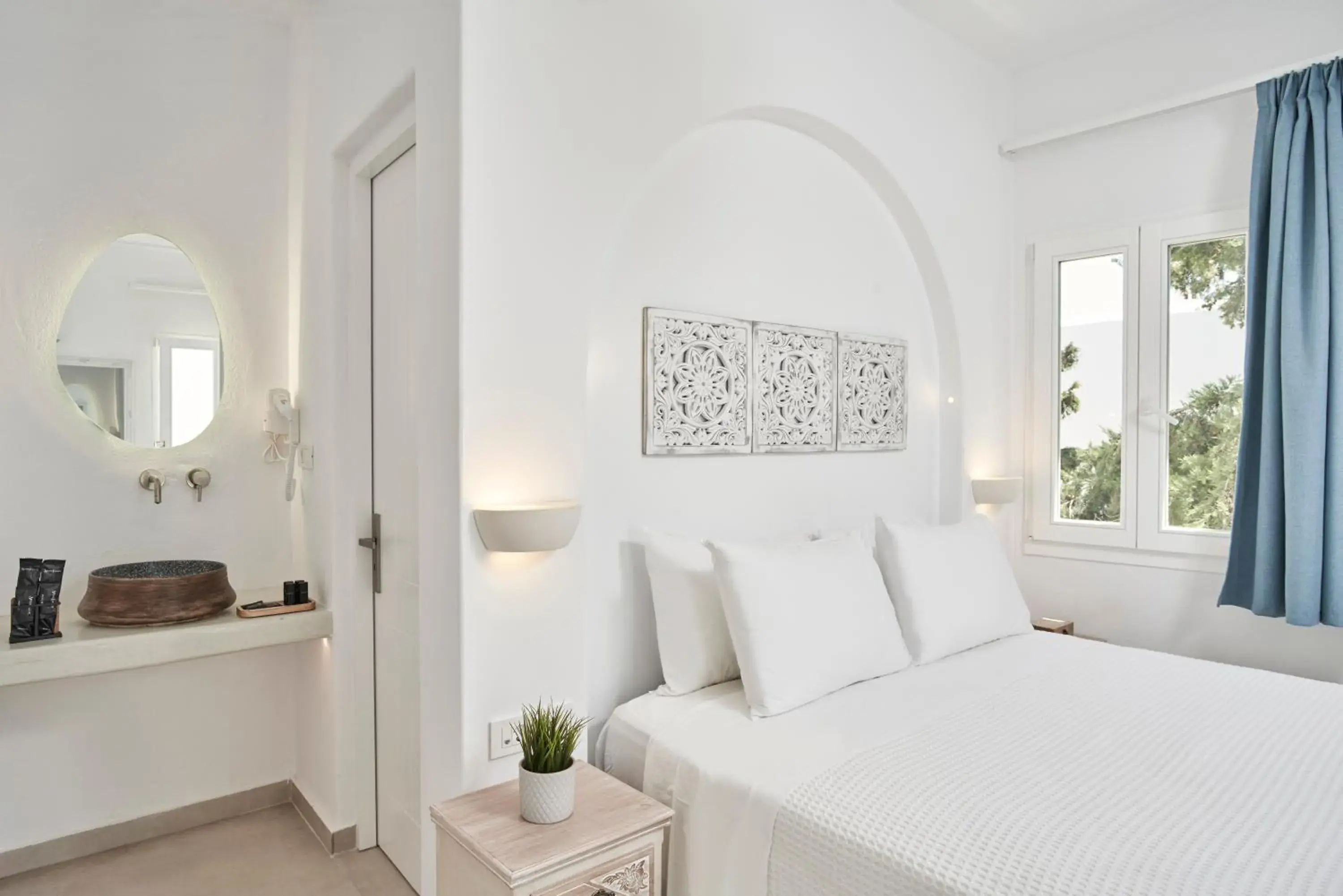 Photo of the whole room, Bed in Galation Photo of the whole room, Bed in Galation