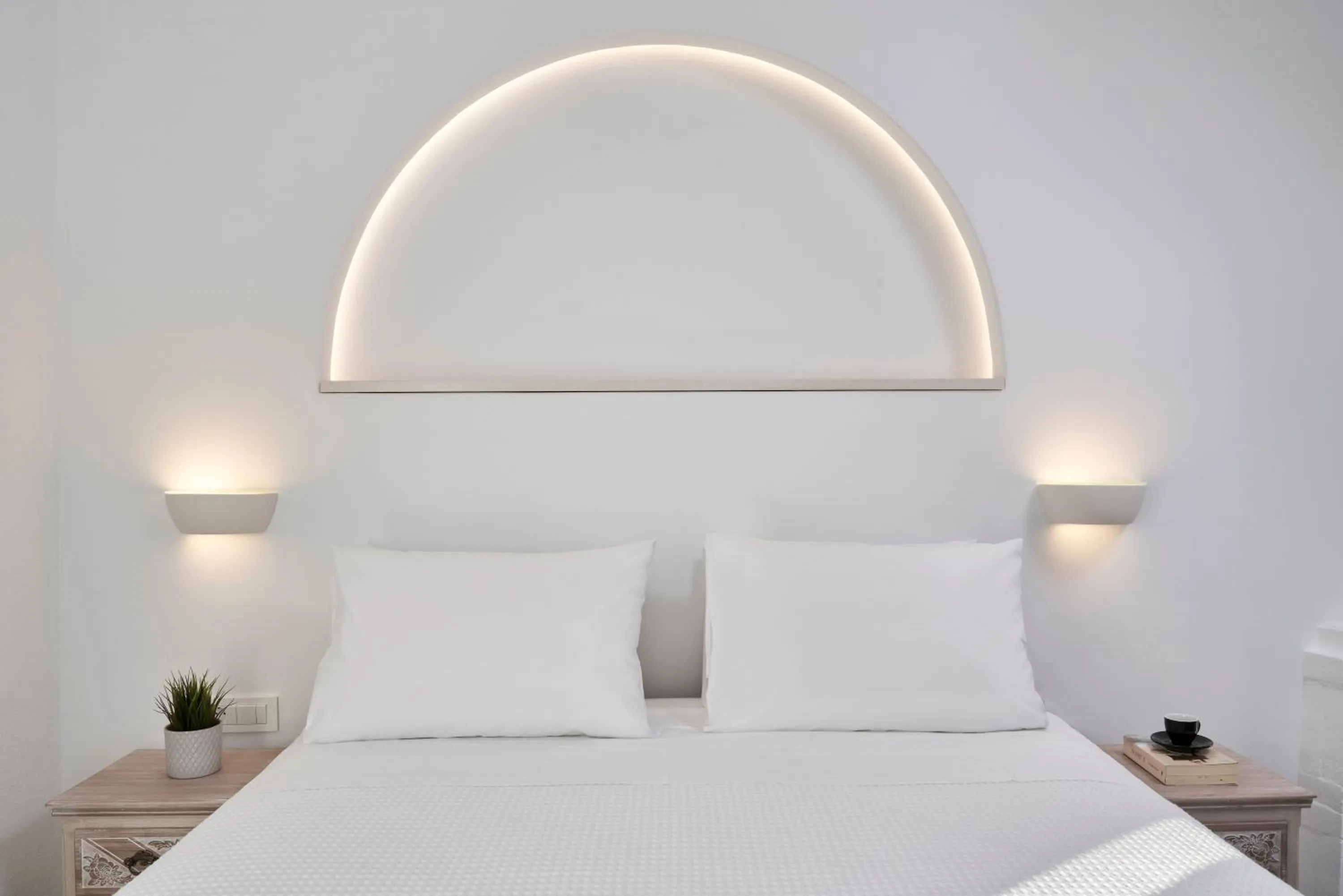 Photo of the whole room, Bed in Galation