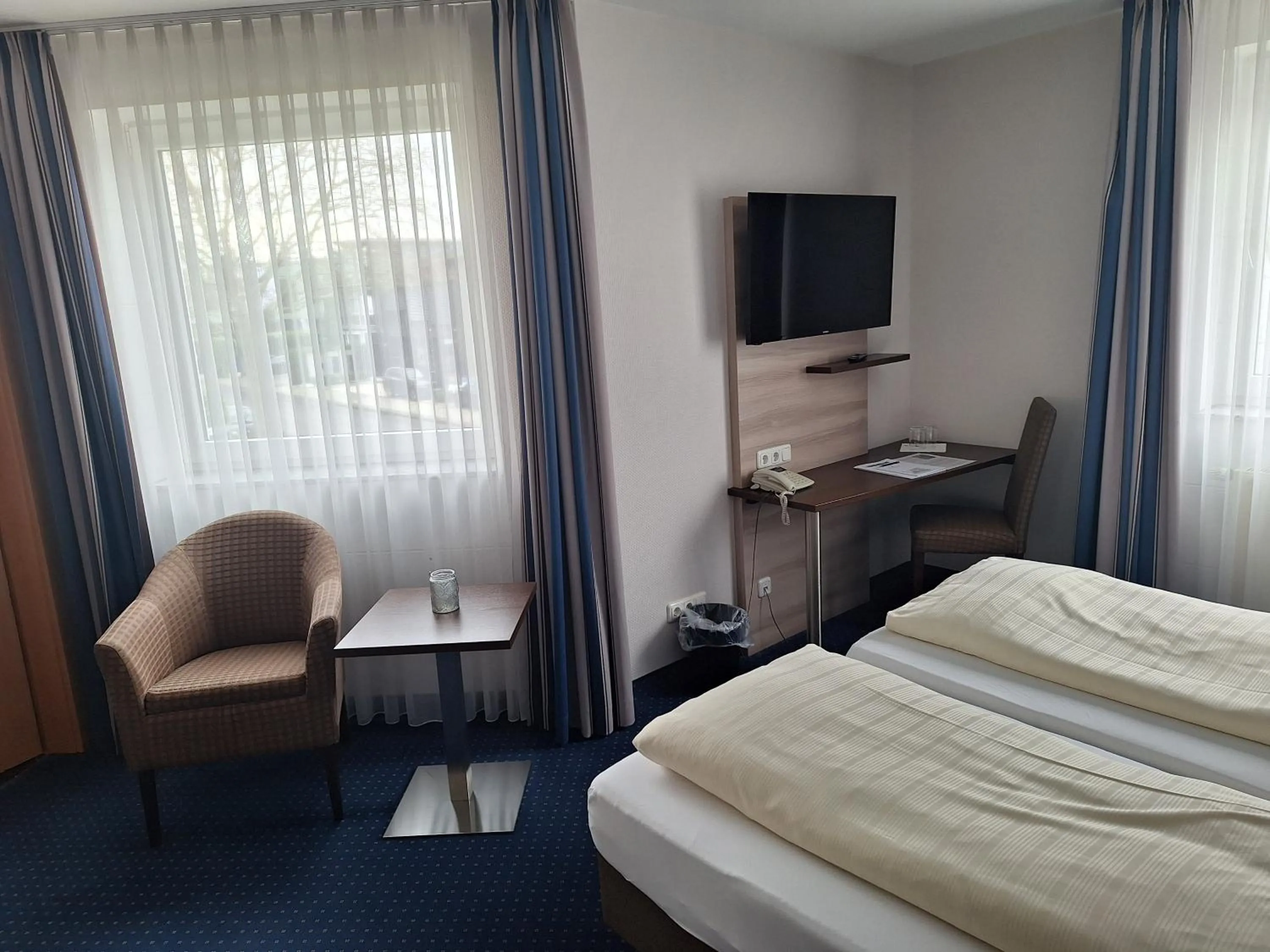 Photo of the whole room, Bed in Hotel Am Freischütz