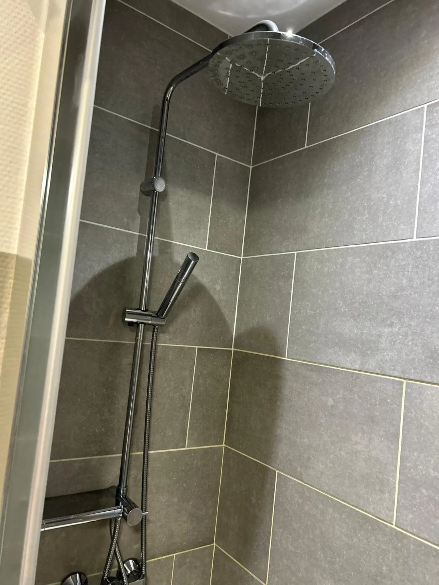 Shower in Les petits nids de Nina 1