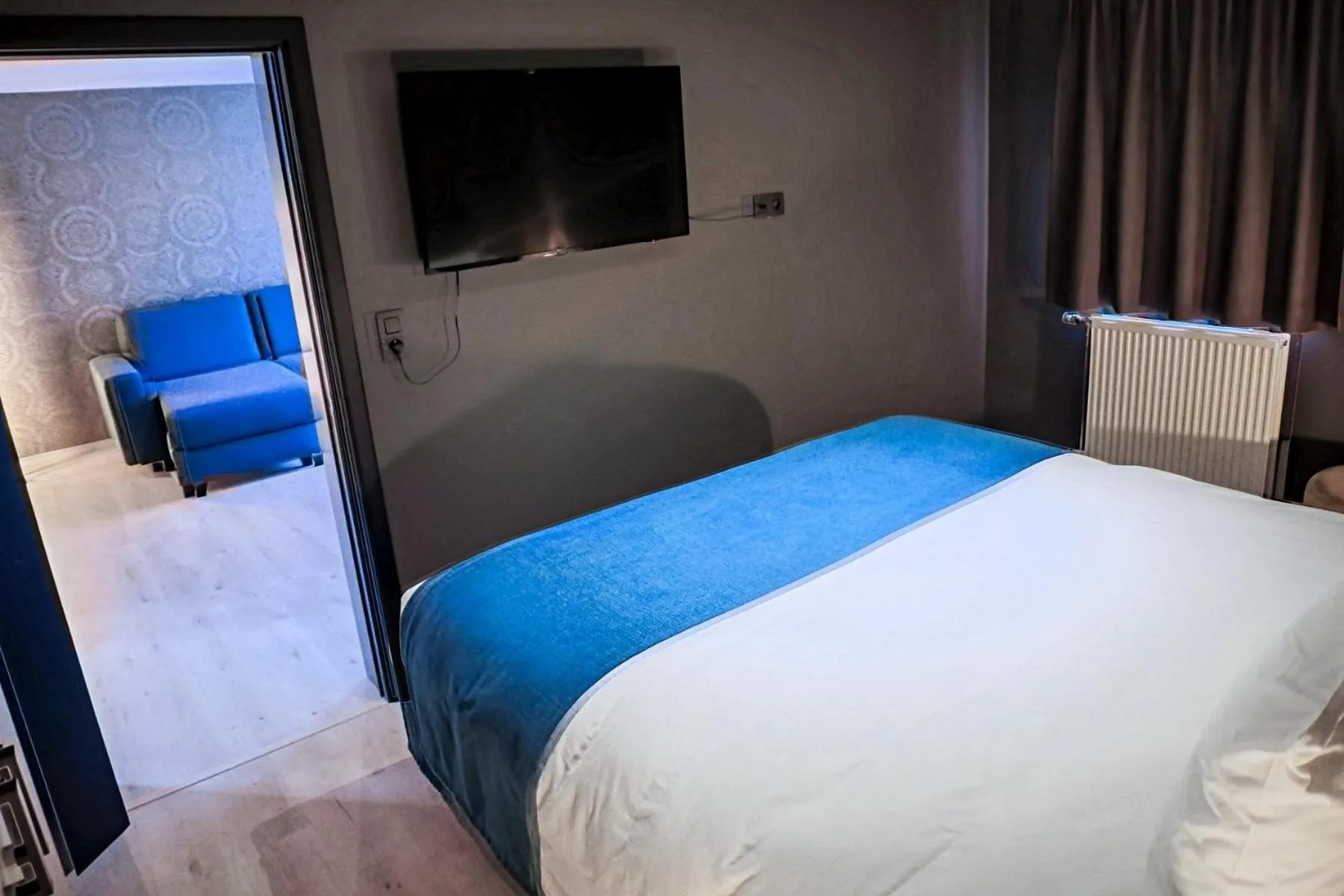 TV and multimedia, Bed in Hotel & Restaurant Maison Pal'Ange
