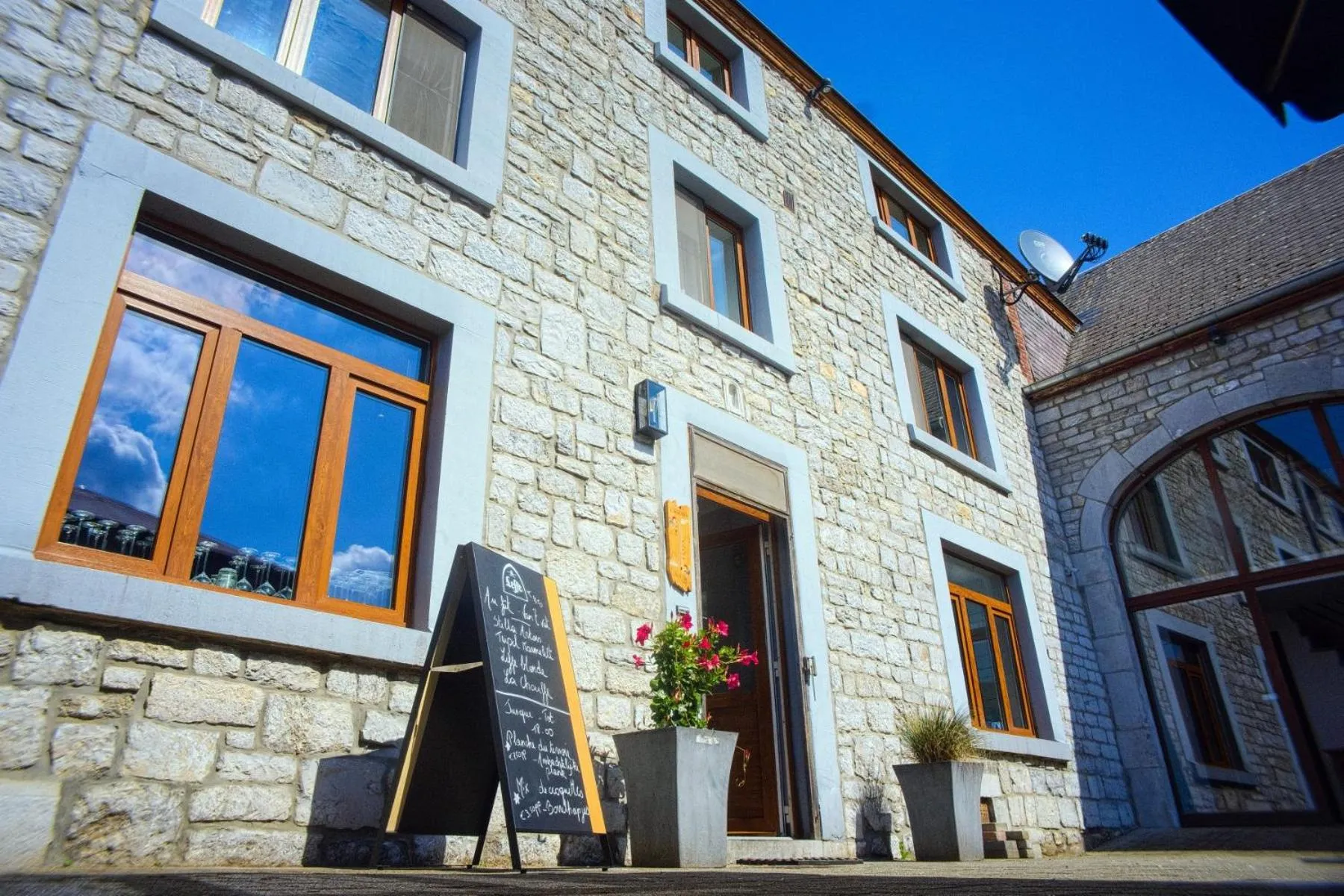 Facade/entrance in Hotel & Restaurant Maison Pal'Ange
