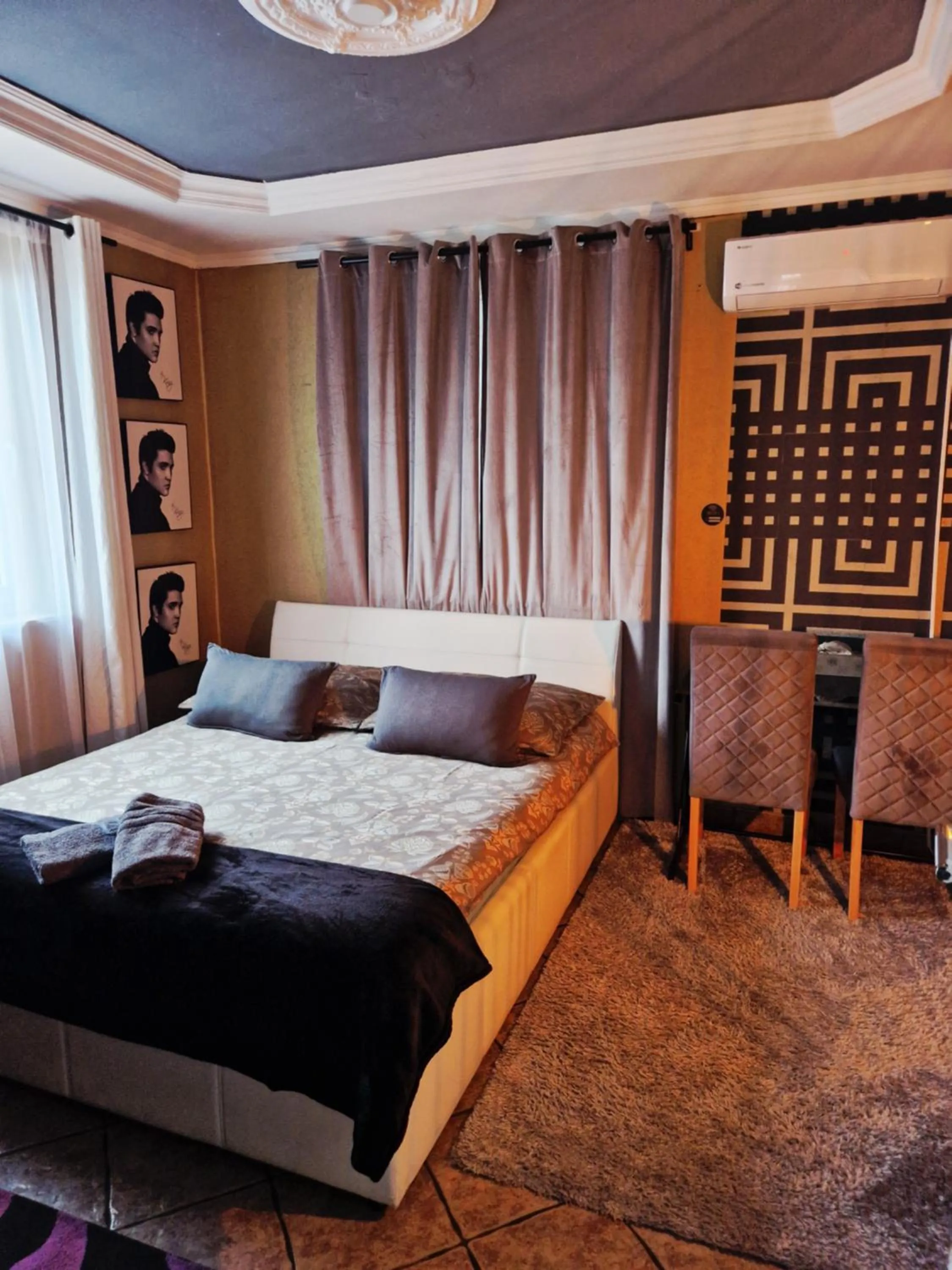 Bed in Airport Luxury Apartman 42