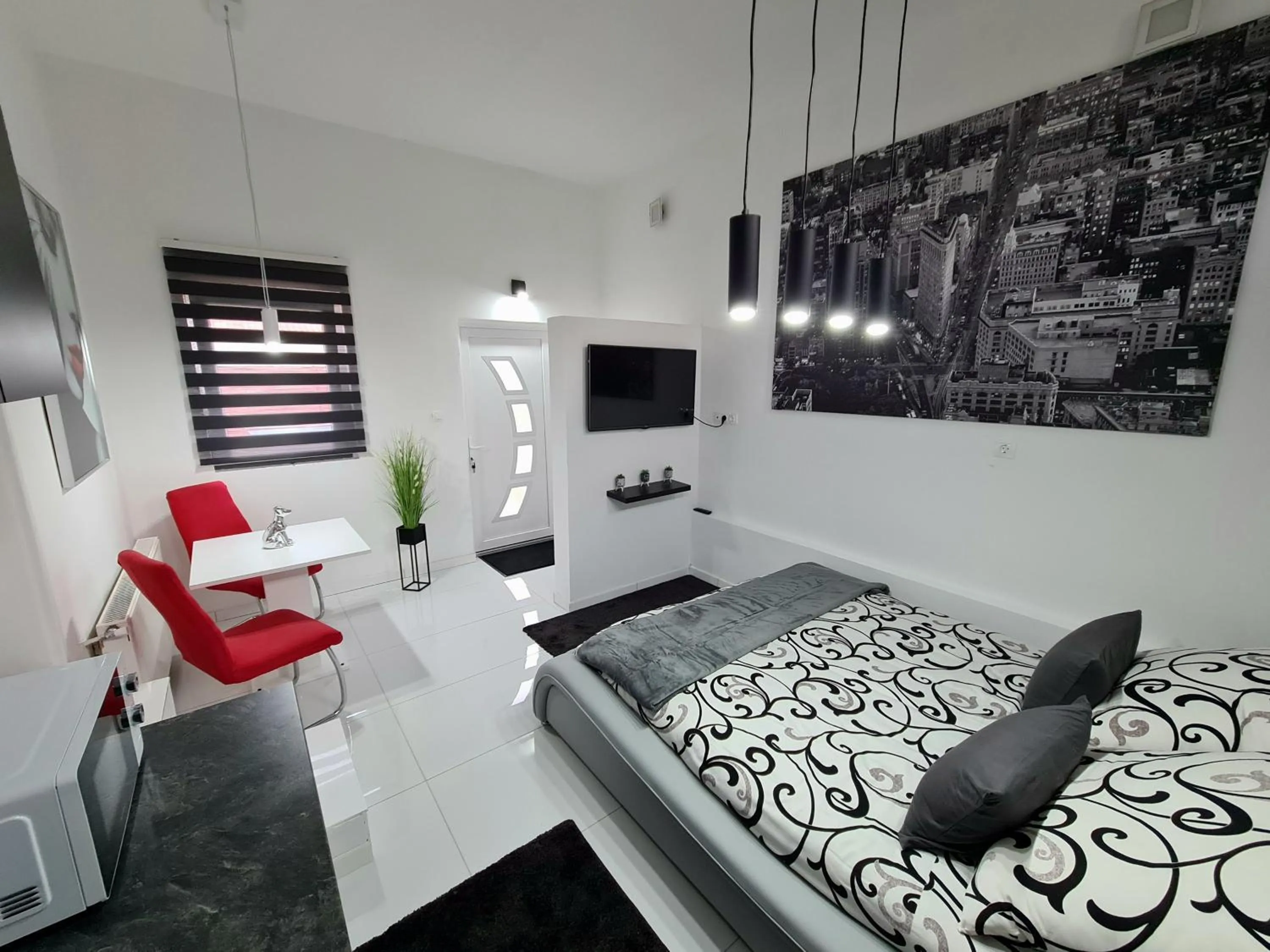 Bedroom, Bed in Airport Luxury Apartman 42