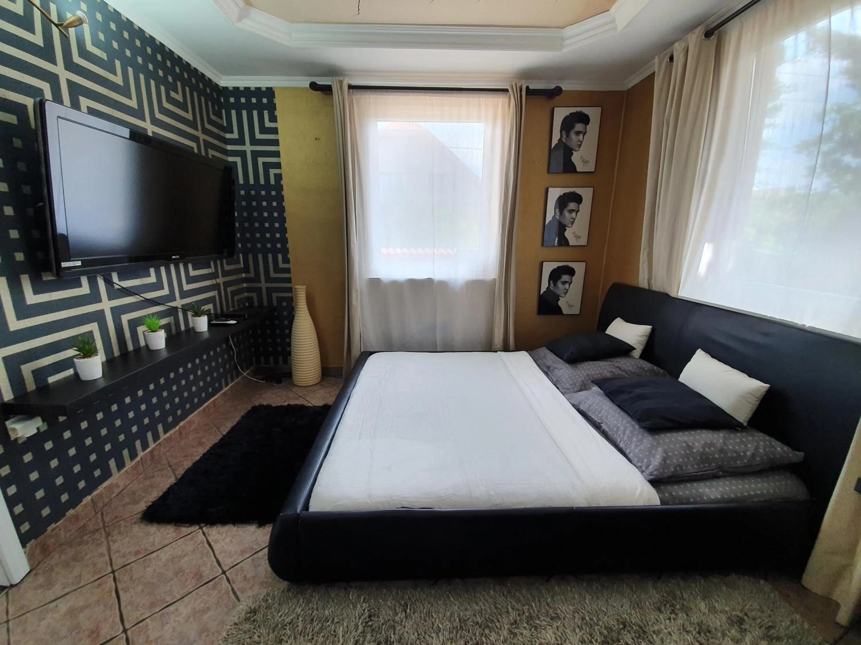 Bedroom, Bed in Airport Luxury Apartman 42