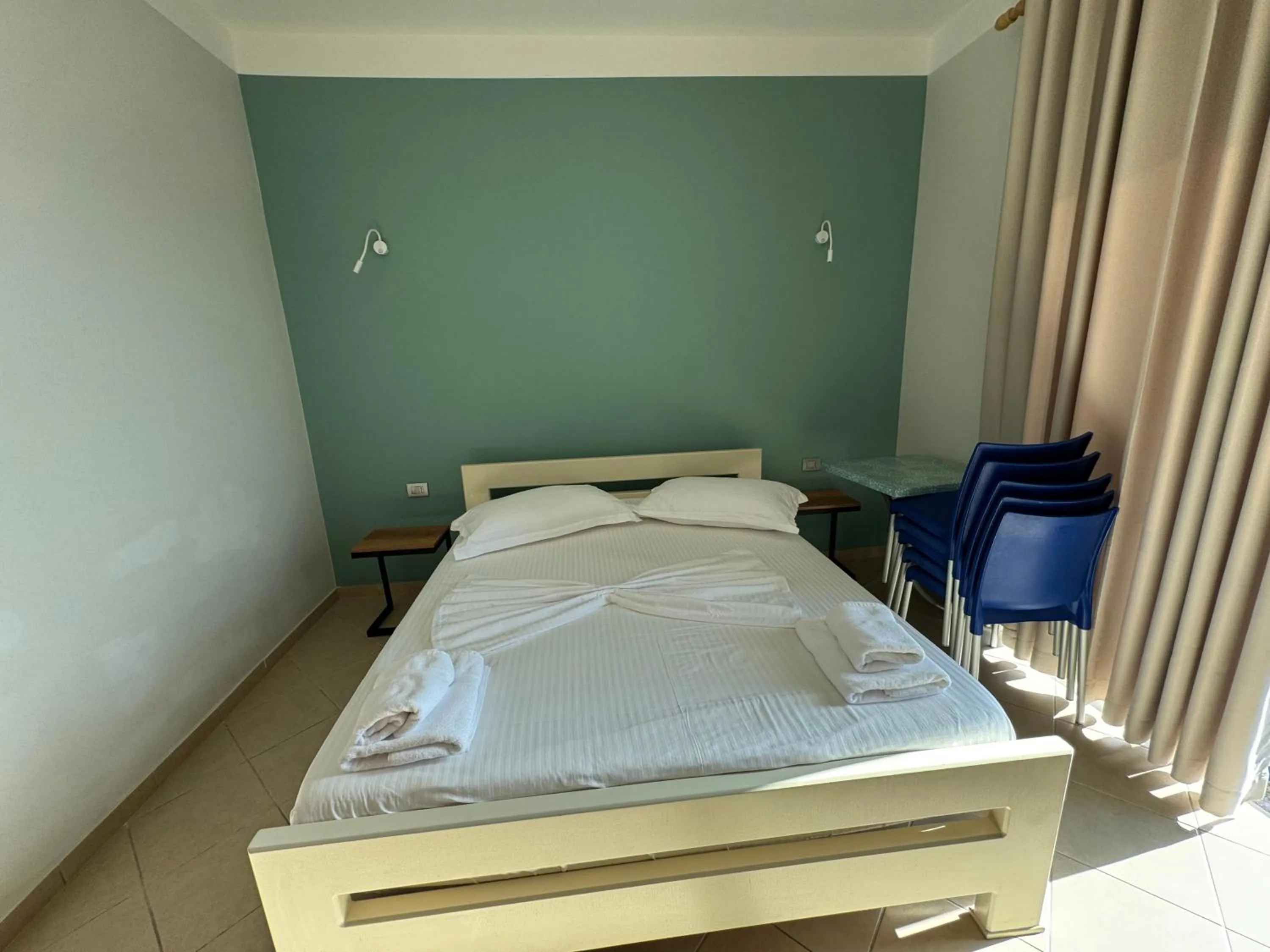 Bedroom, Bed in Hotel Cekodhima