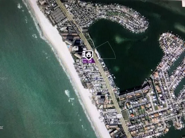 Bird's eye view in The Monterey Beach Resort