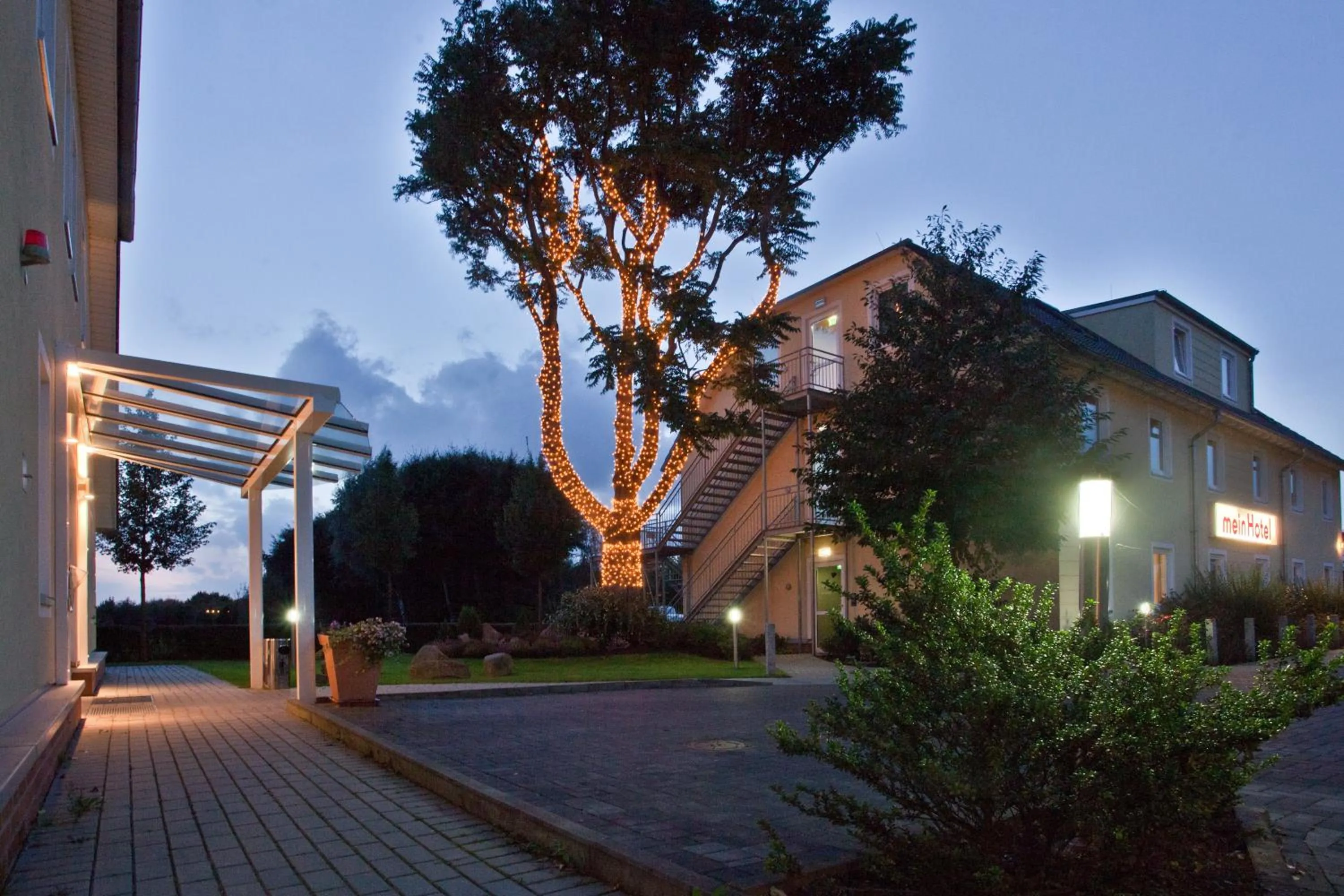 Property building in meinHotel