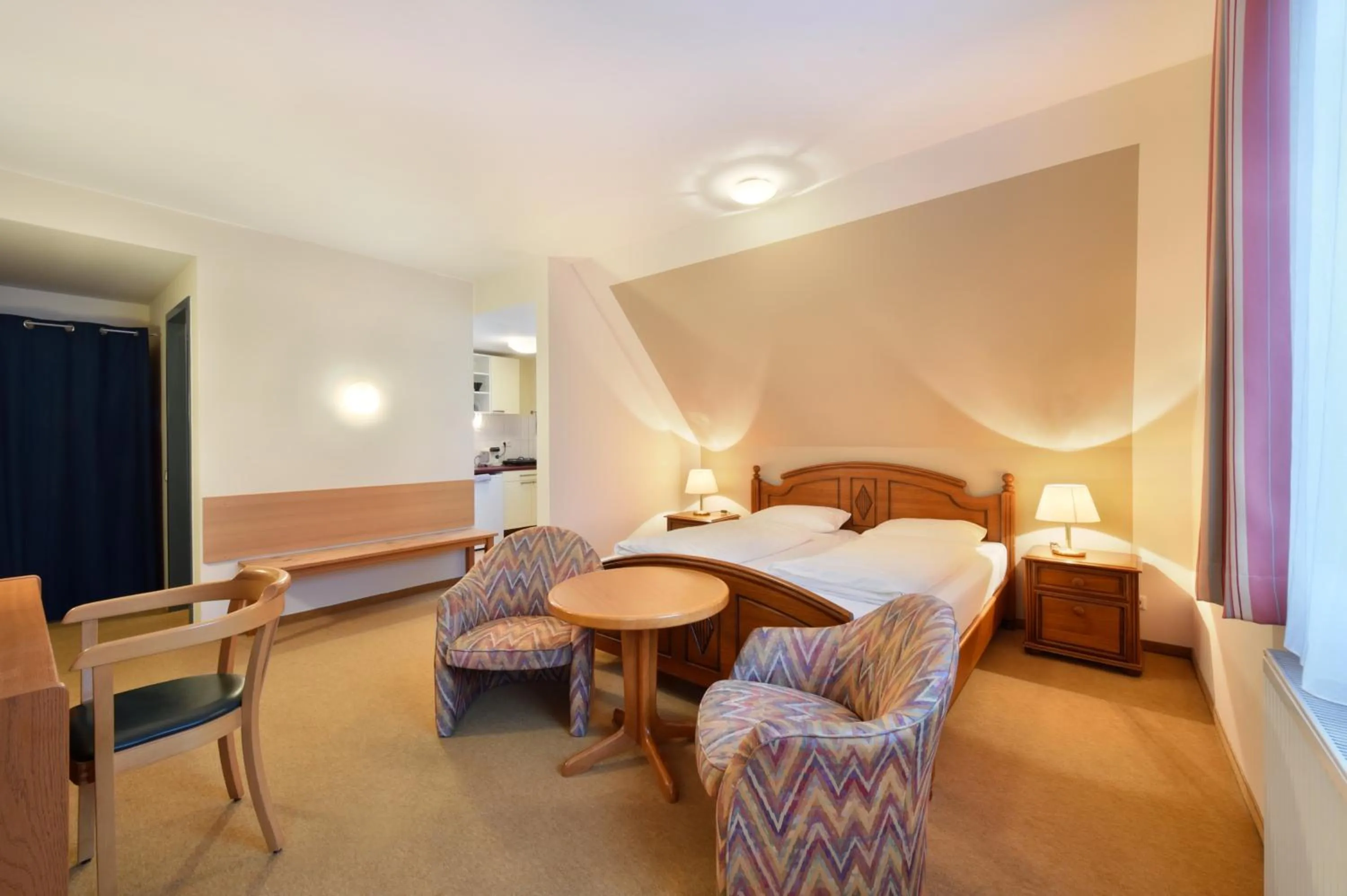 Photo of the whole room, Bed in meinHotel