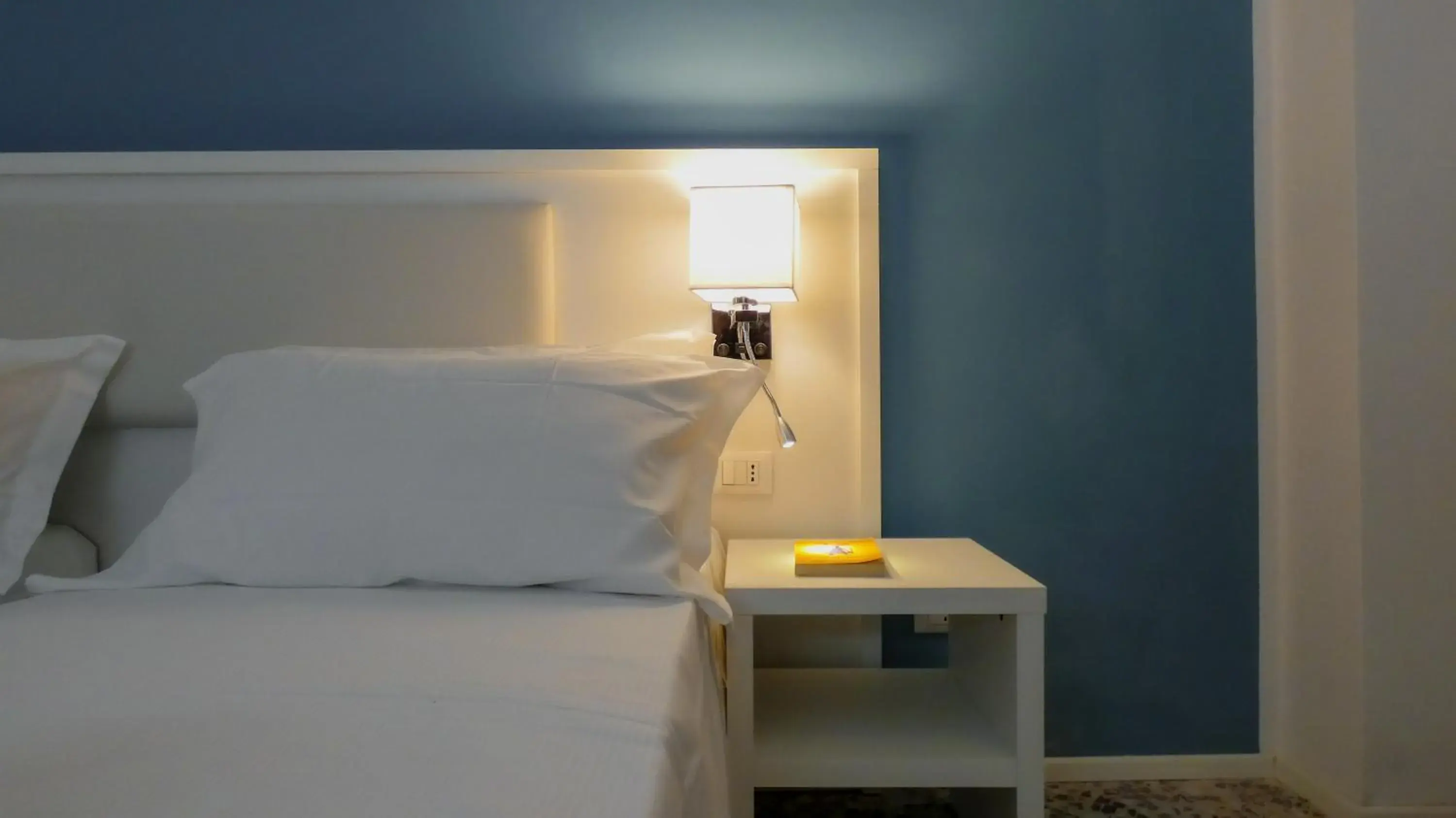 Deluxe Double or Twin Room in Regina Margherita - Bed and Breakfast & Rooftop Lounge Bar Deluxe Double or Twin Room in Regina Margherita - Bed and Breakfast & Rooftop Lounge Bar