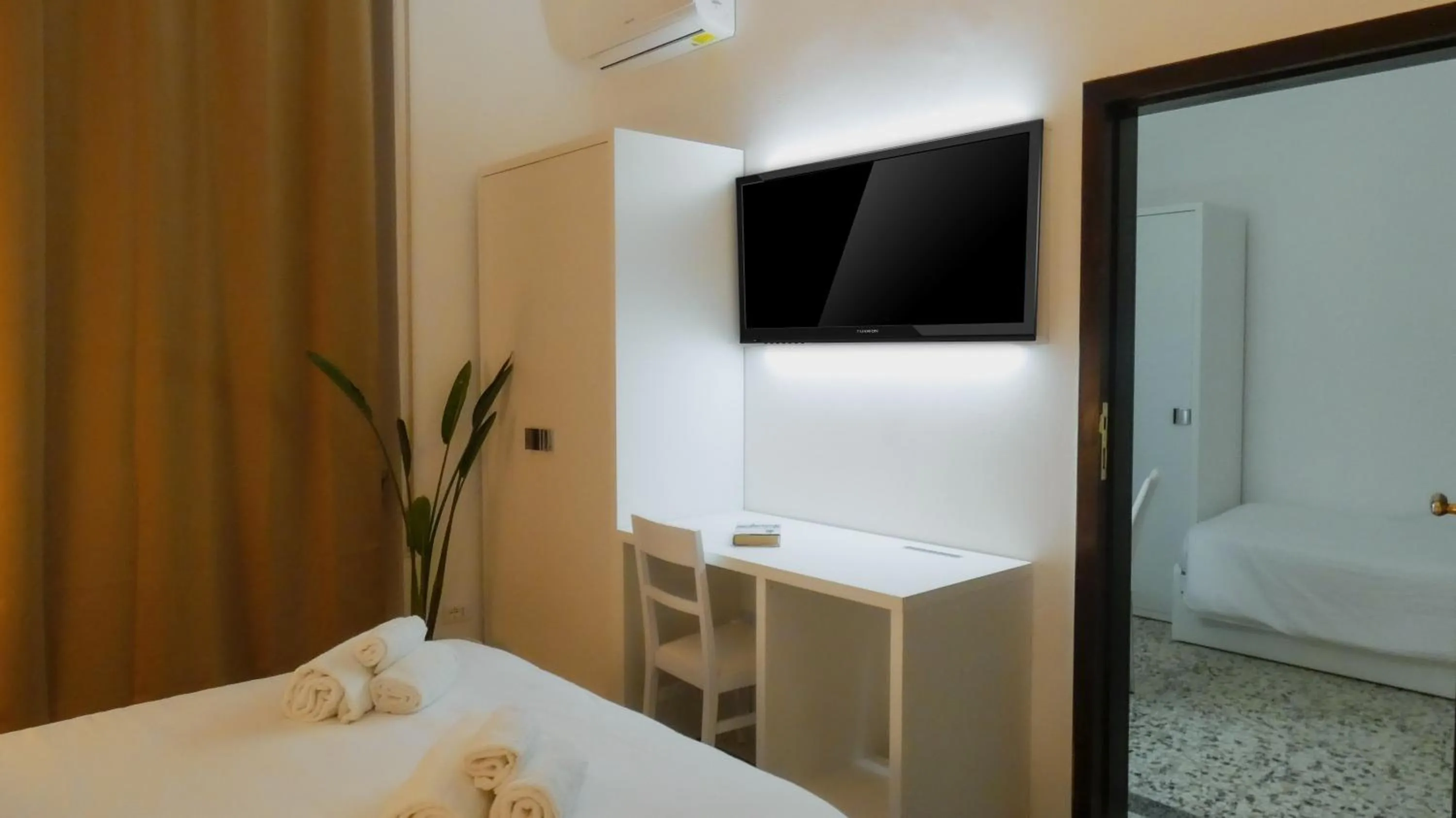 TV and multimedia, Bed in Regina Margherita
