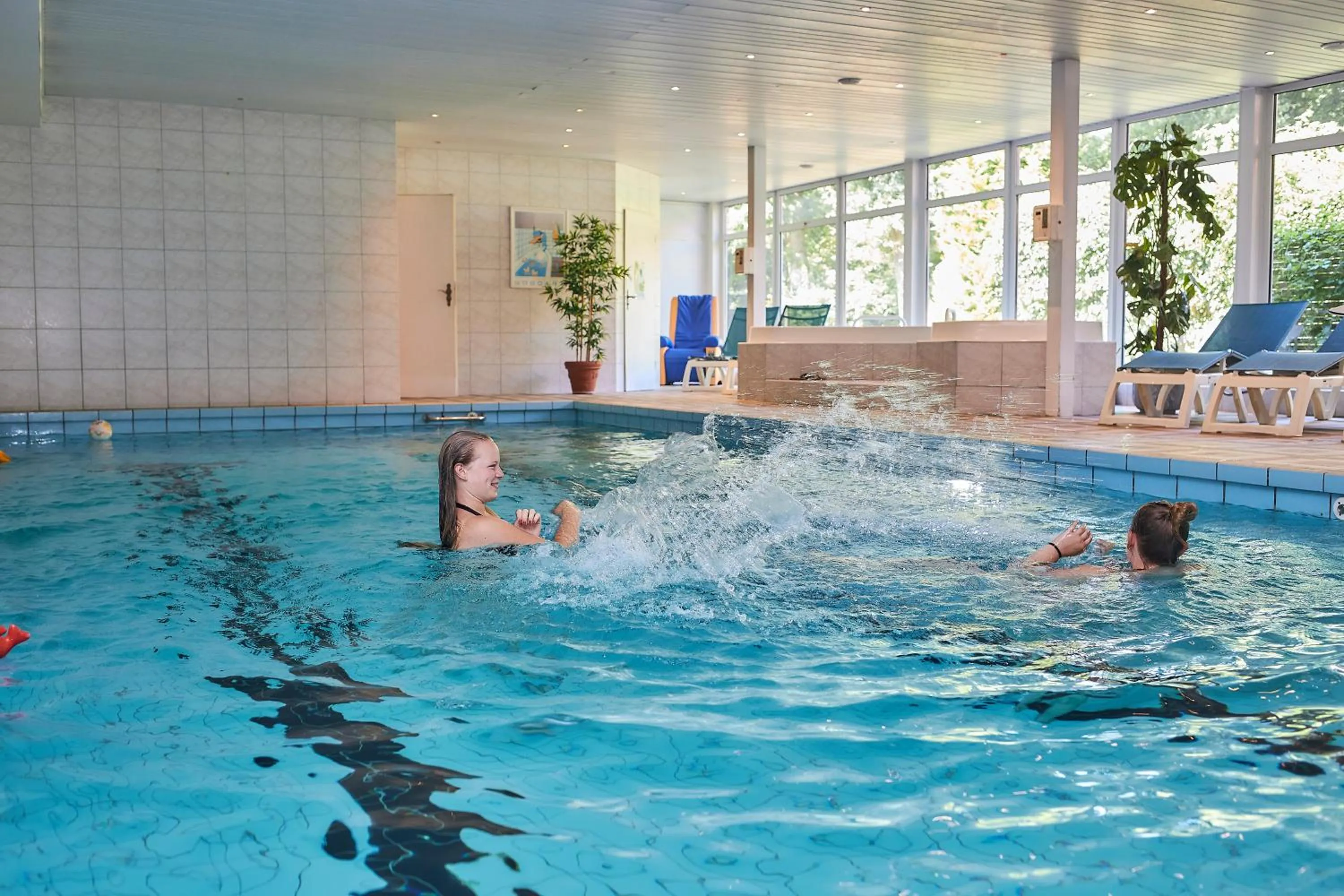 Swimming pool in Flairhotel Hubertus