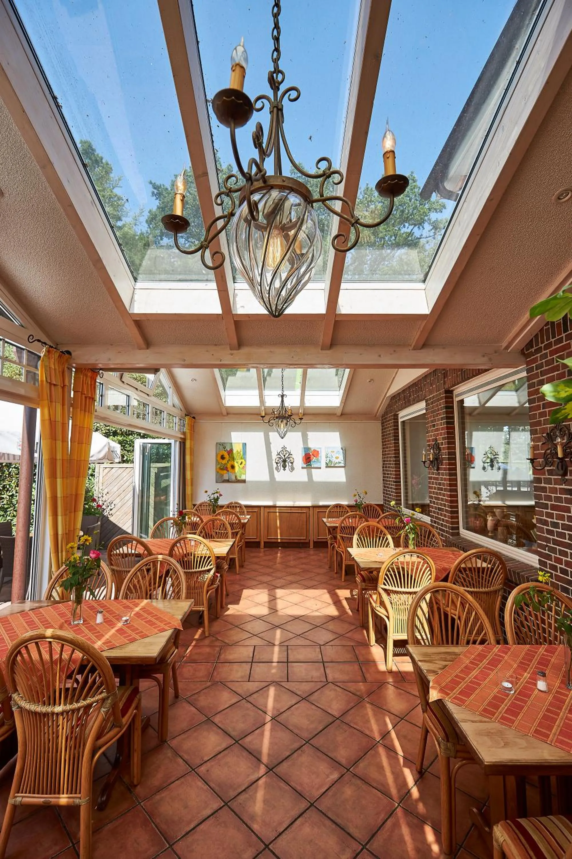 Restaurant/places to eat in Flairhotel Hubertus