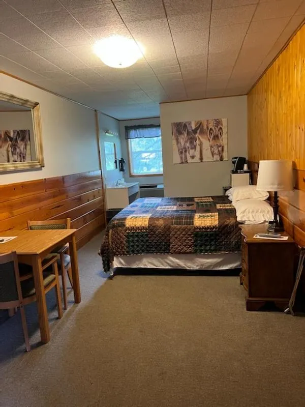 Bed in Spring Creek Inn