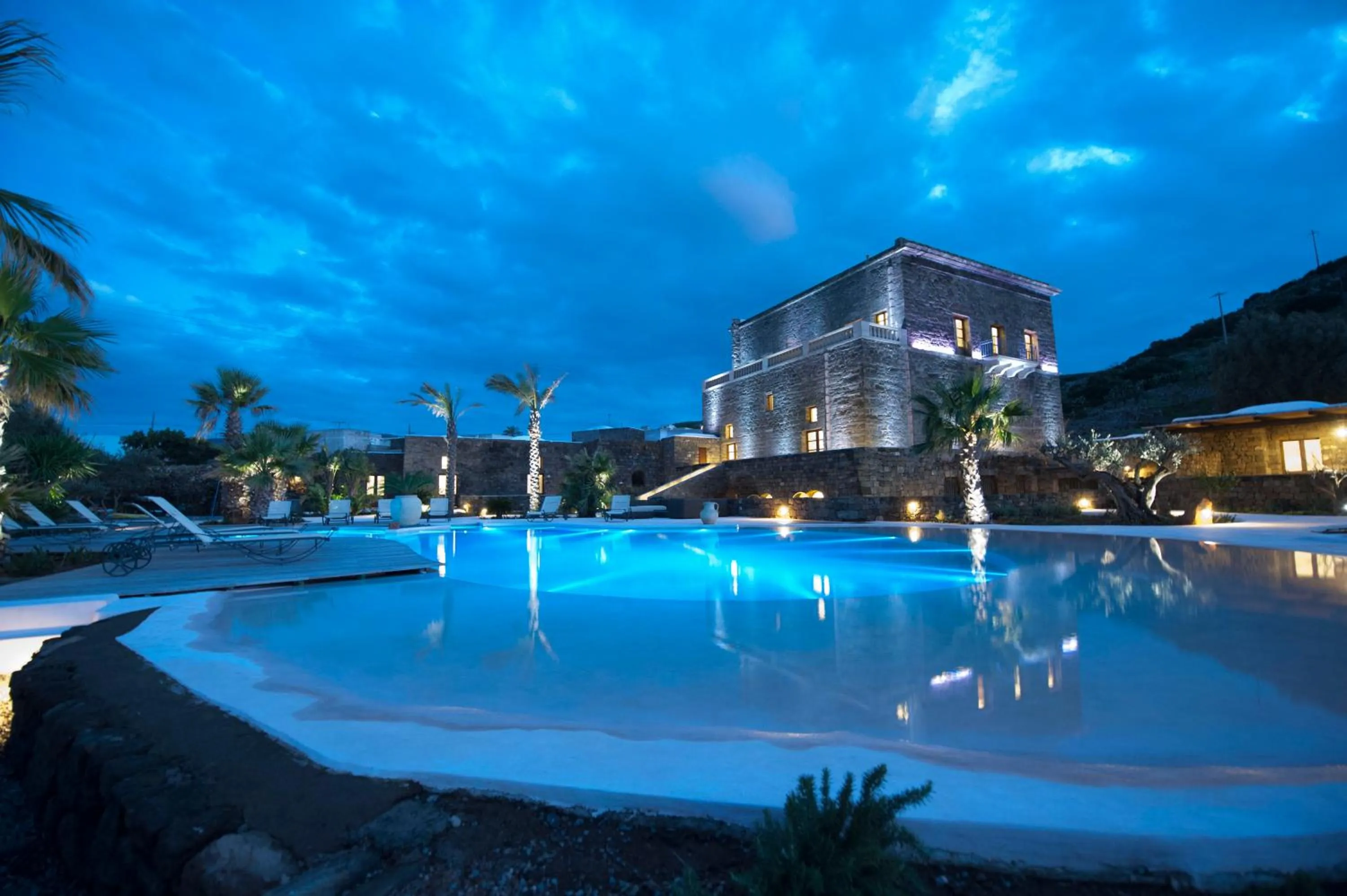 Property building in Resort Acropoli