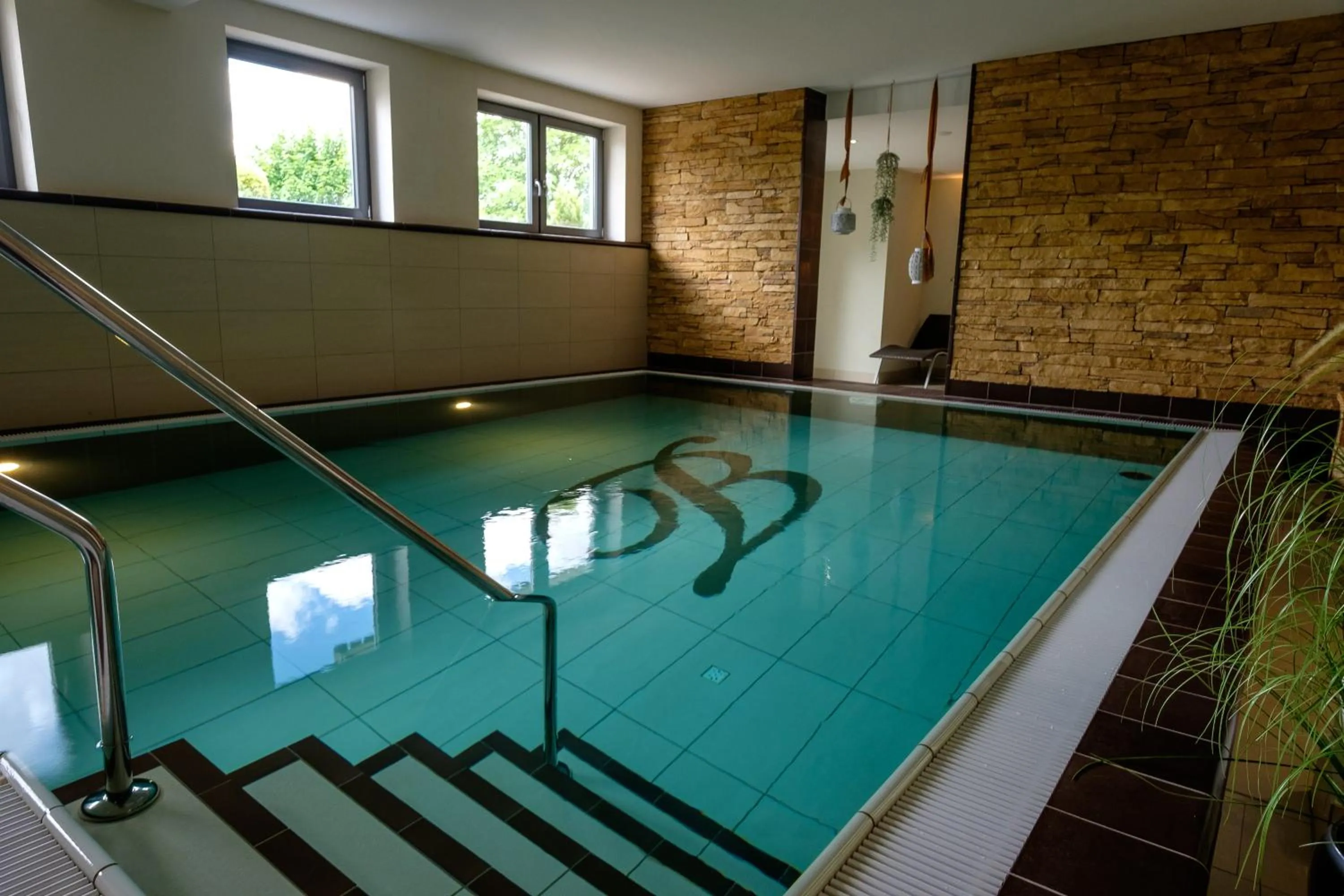 Swimming pool in Walpurgishof