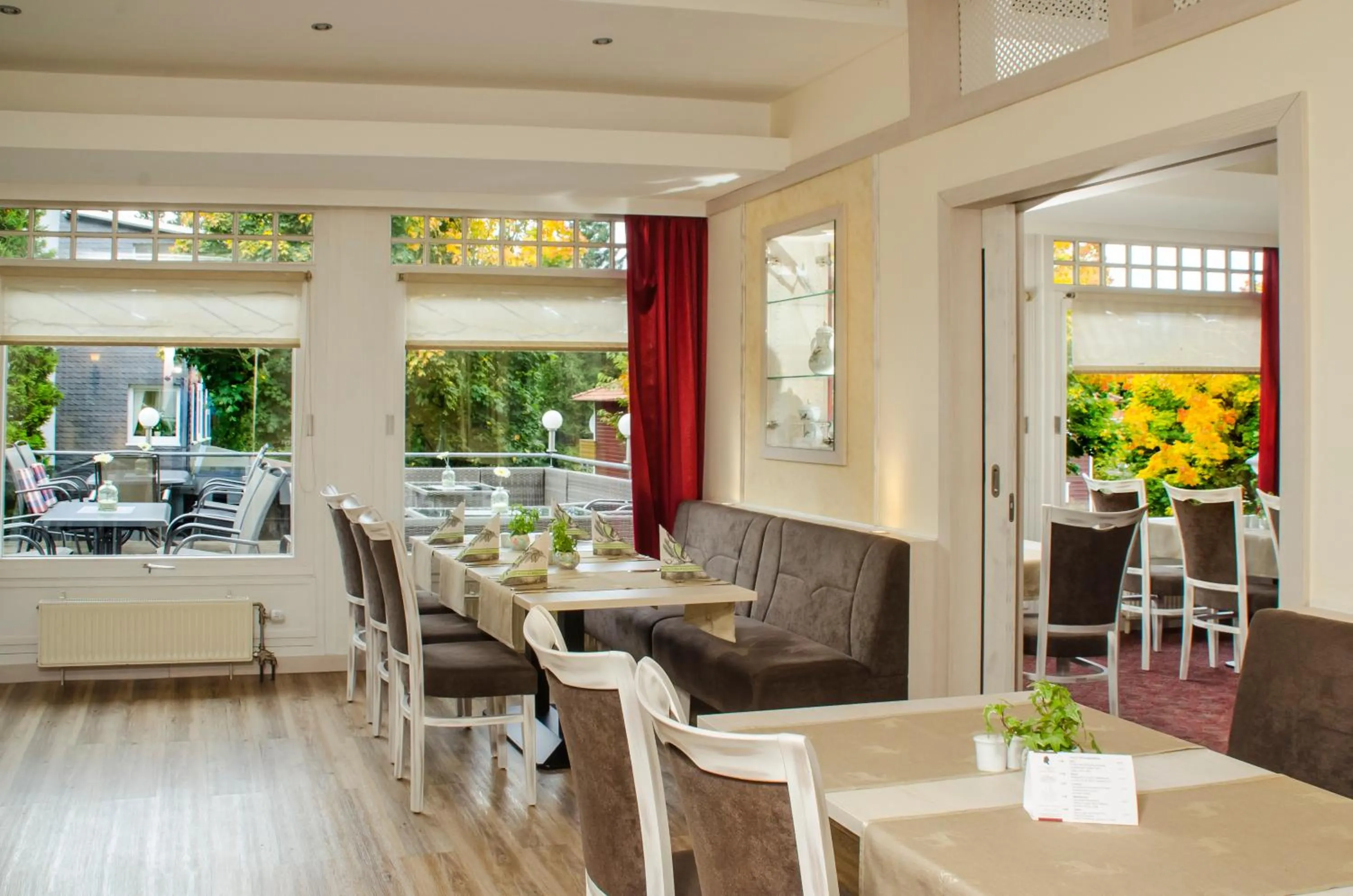 Restaurant/places to eat in Walpurgishof