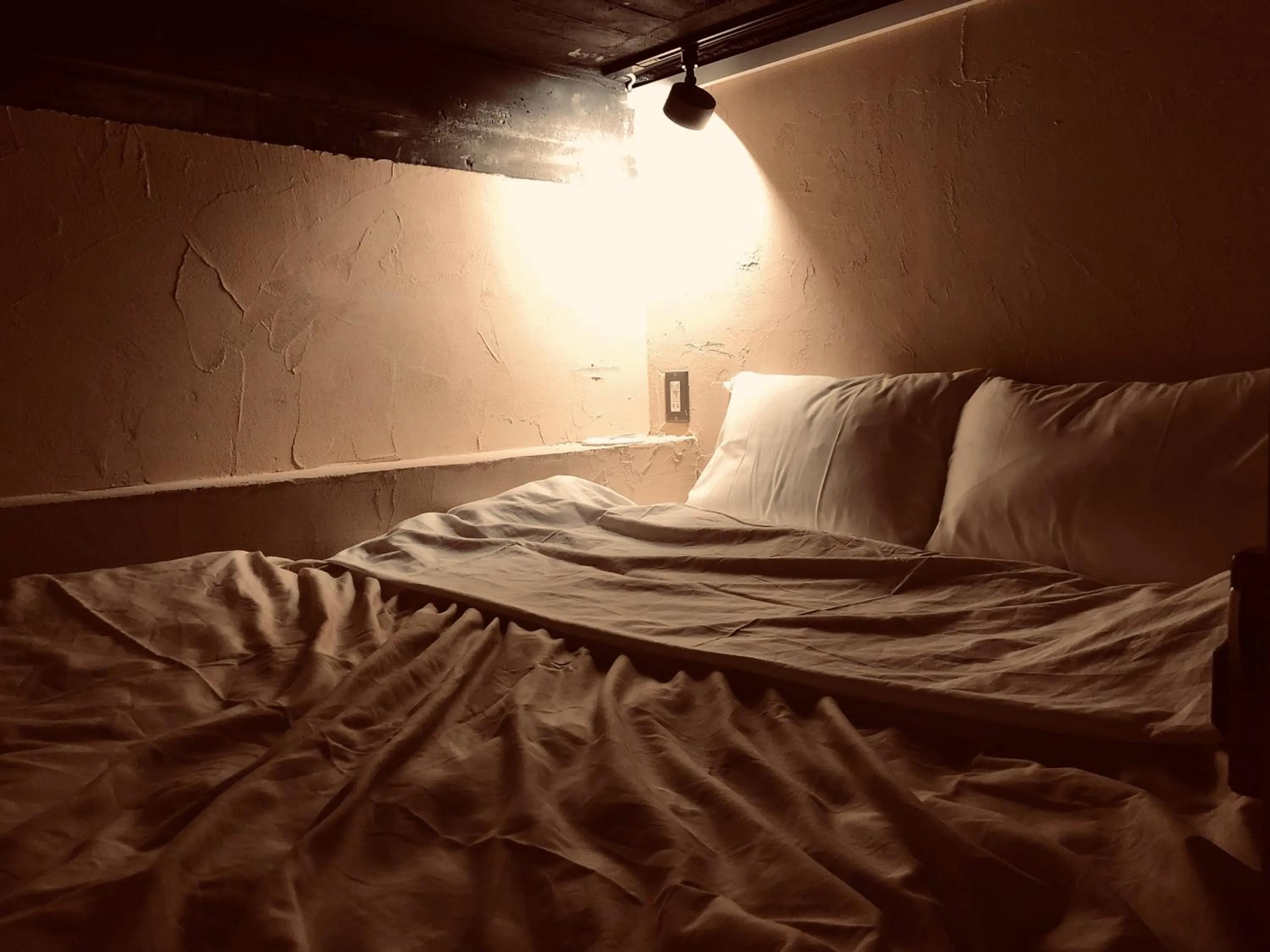 Bedroom, Bed in RoheN ASHINOKO