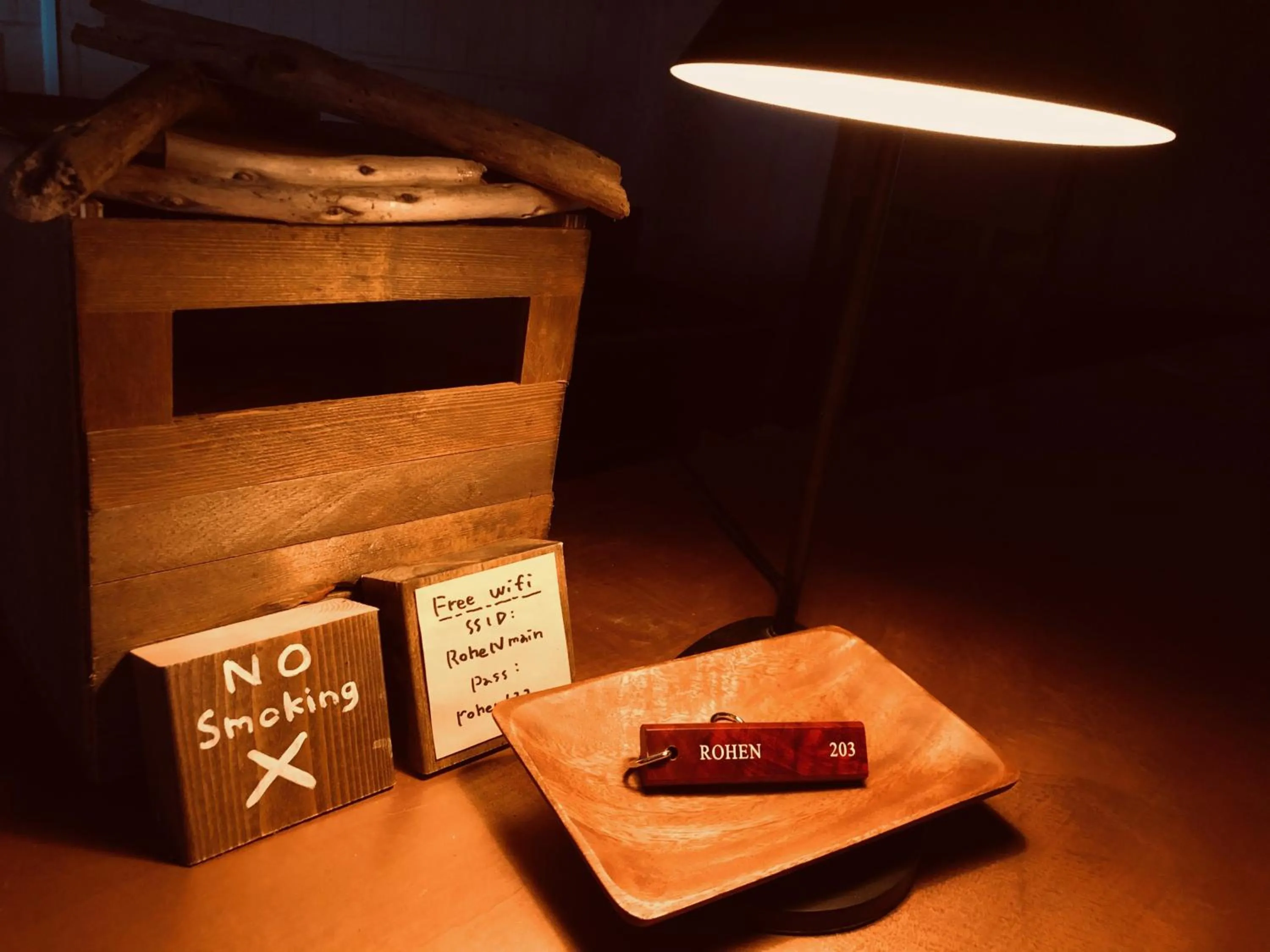 Decorative detail in RoheN ASHINOKO