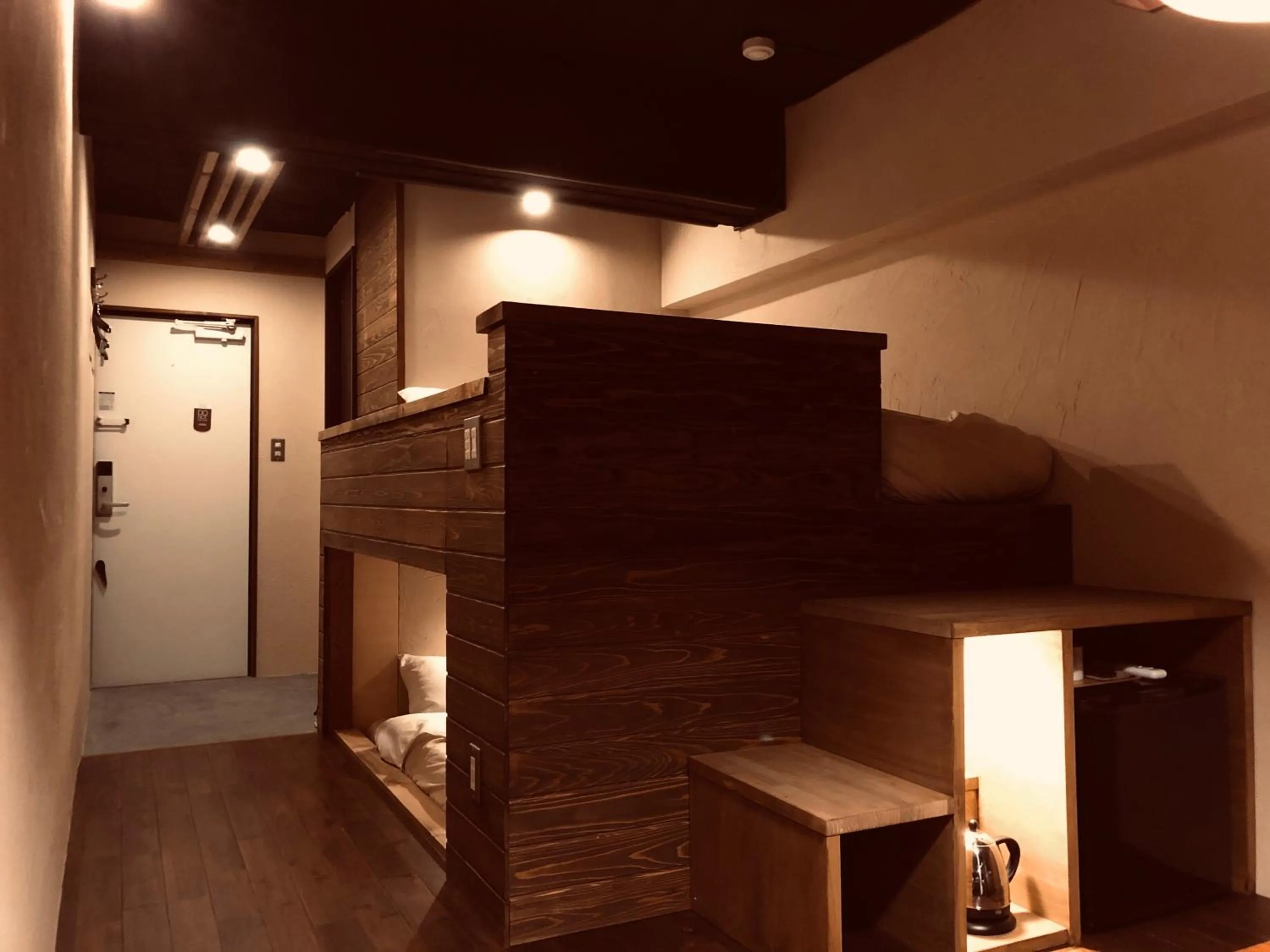 Photo of the whole room in RoheN ASHINOKO