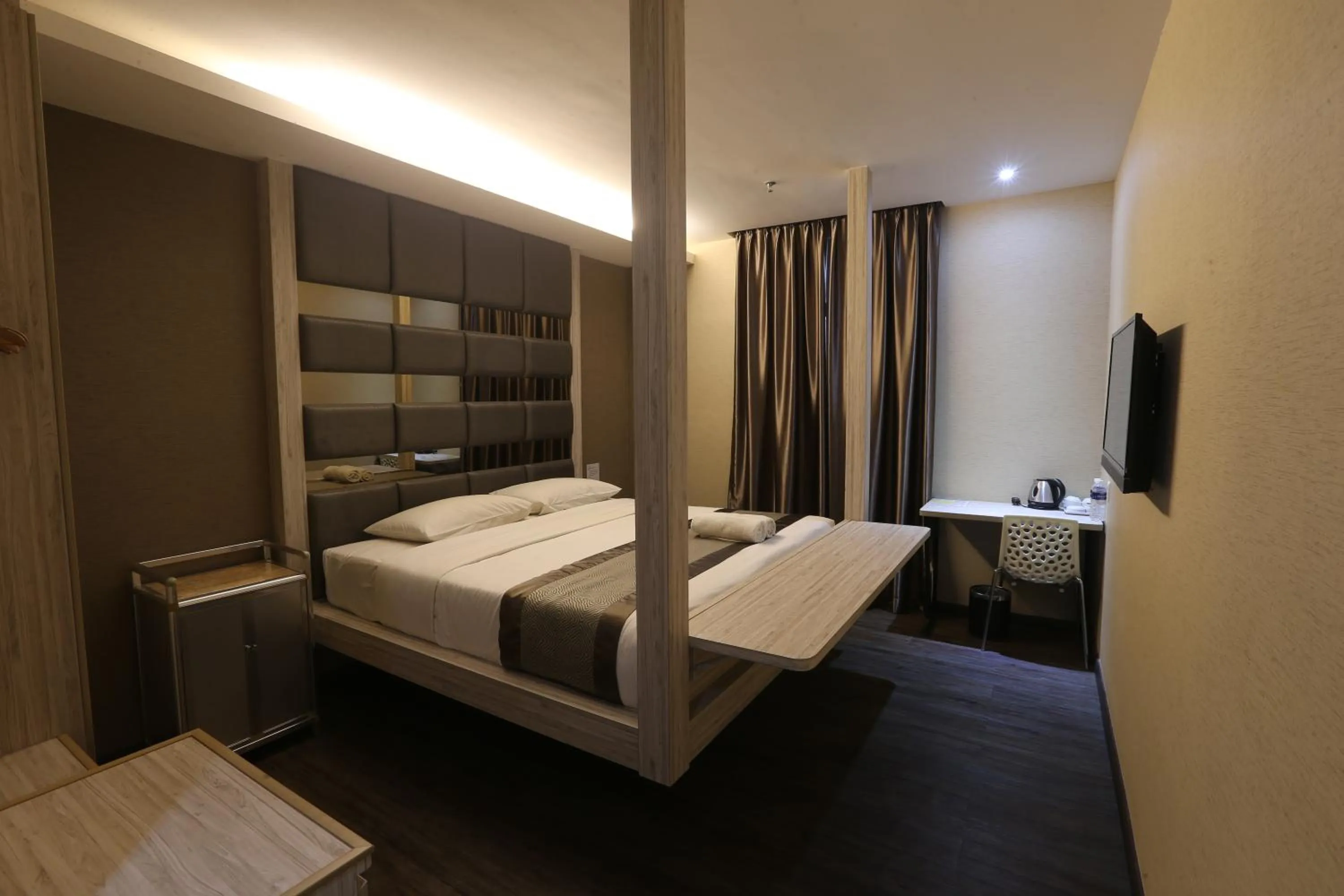 Bed in Kota Heritage Hotel