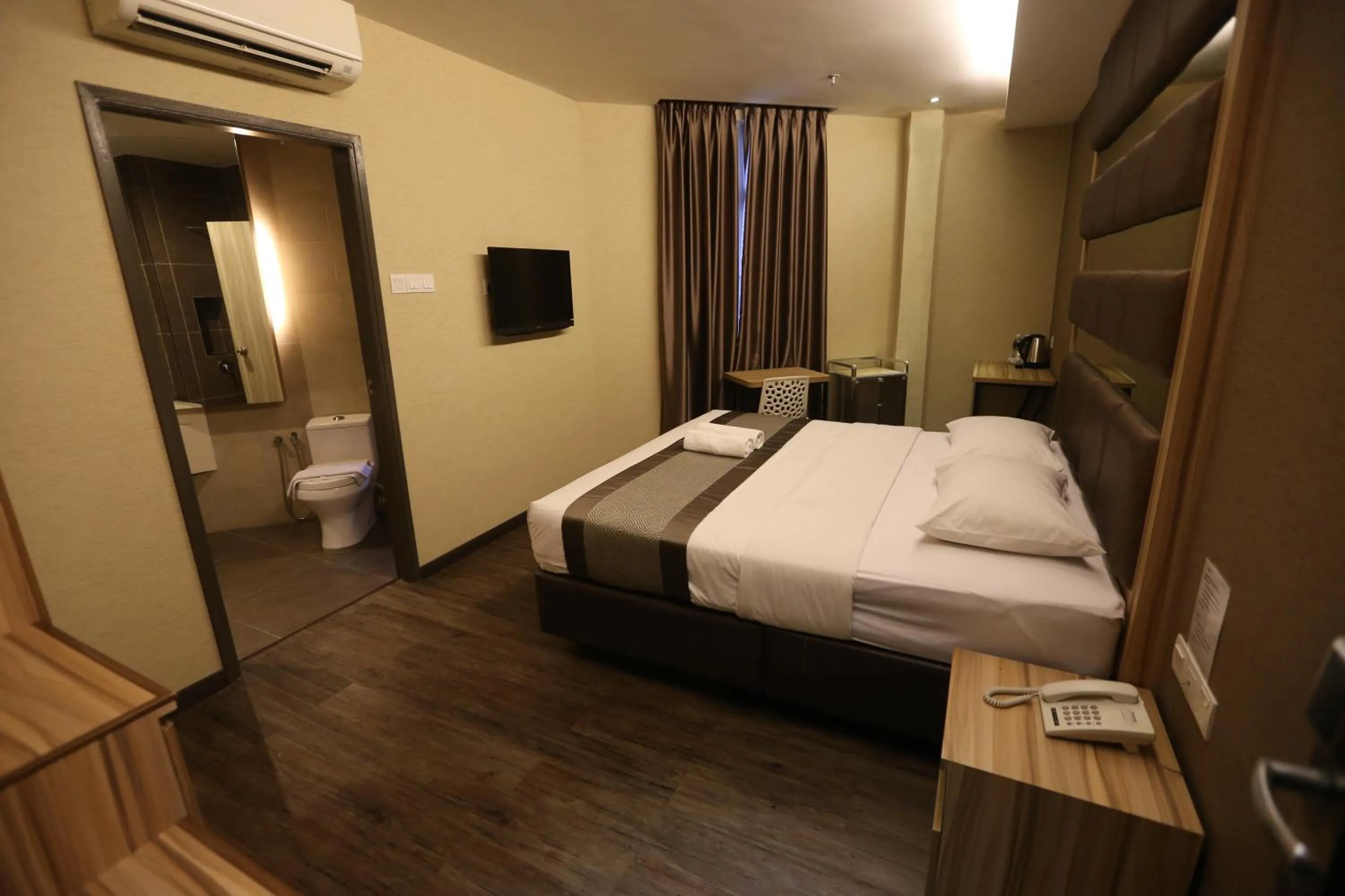 Bed in Kota Heritage Hotel