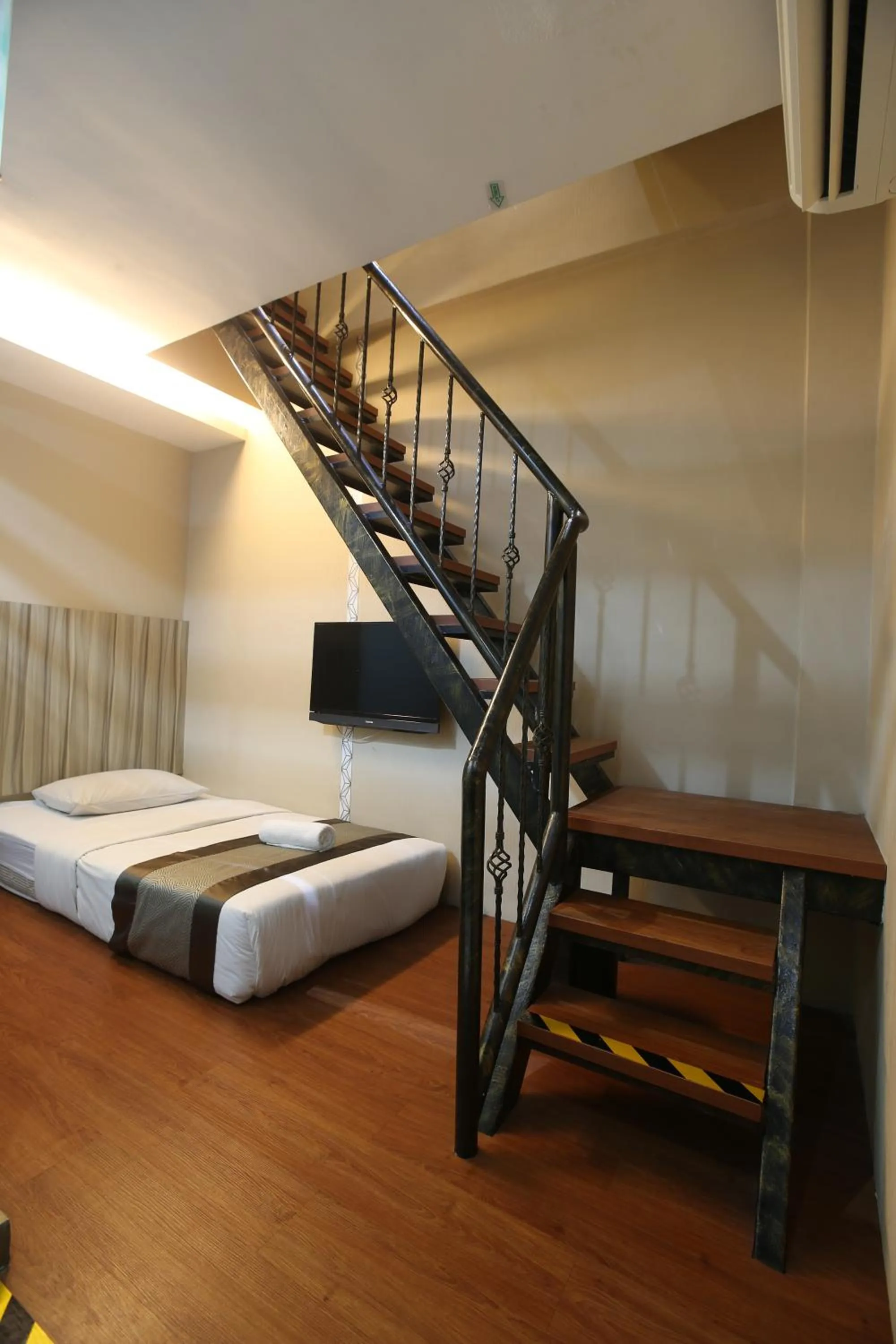 Bed in Kota Heritage Hotel