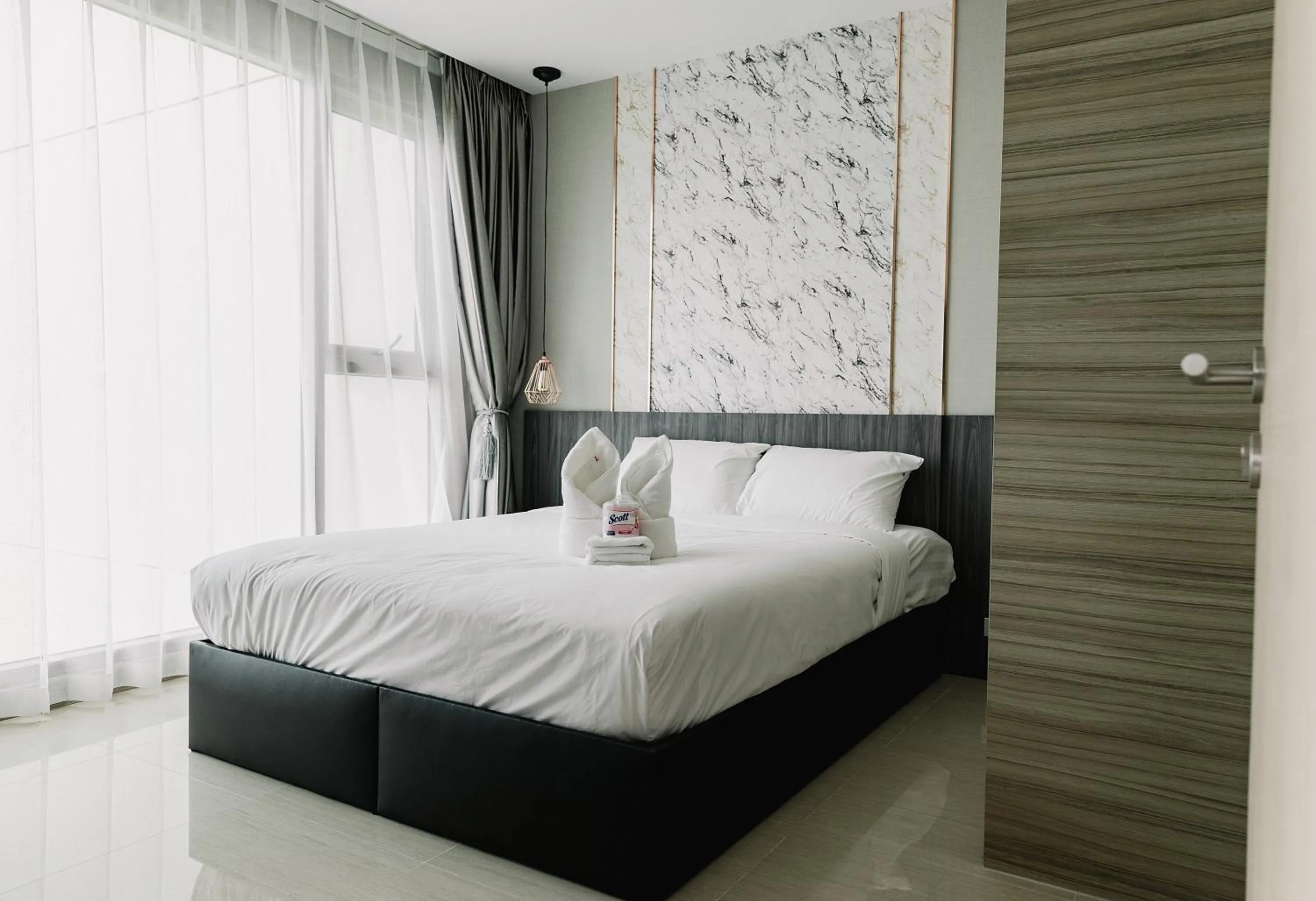 Bed in Riviera Jomtien by Daisy Pattaya
