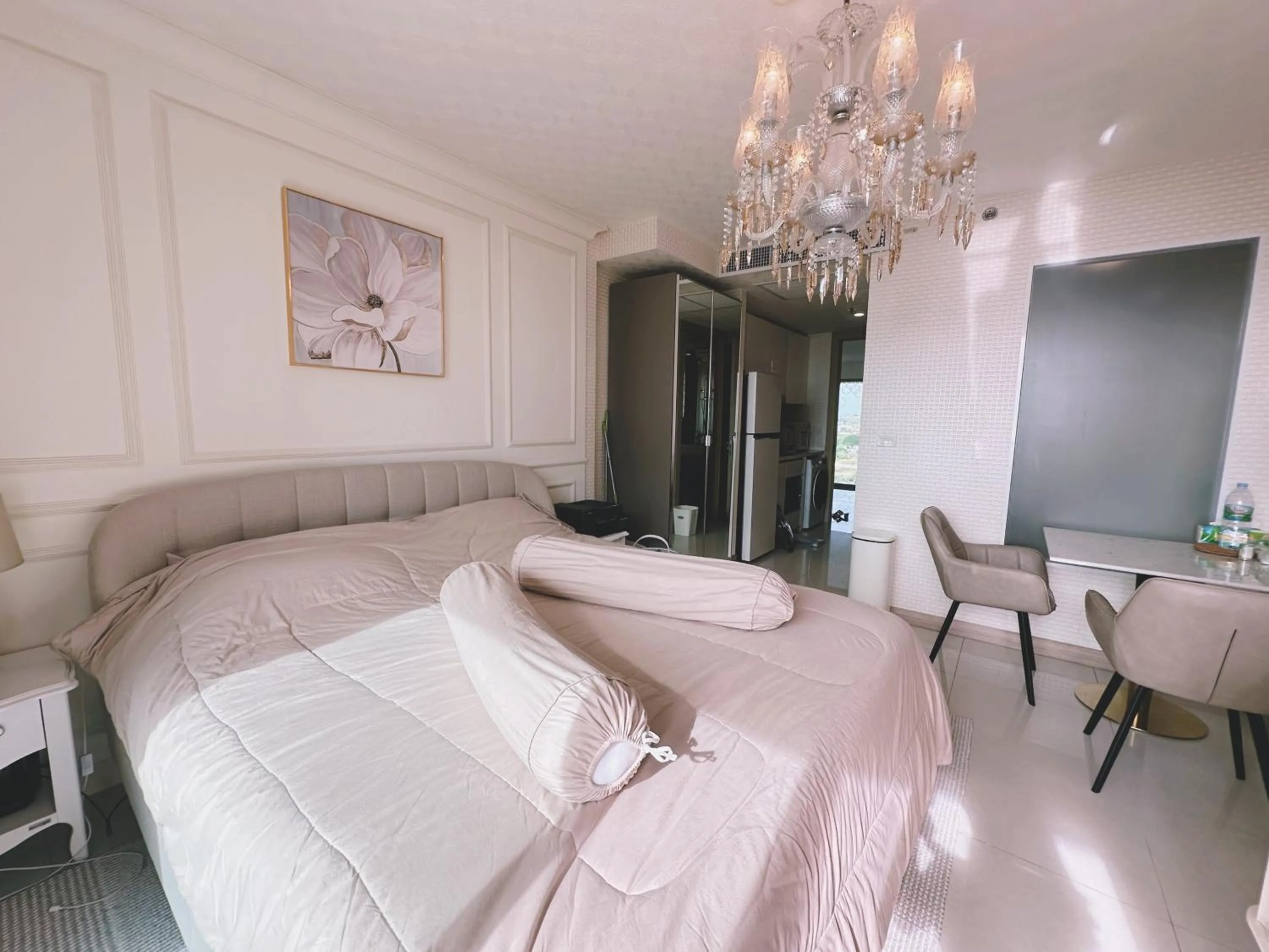 Bed in Riviera Jomtien by Daisy Pattaya