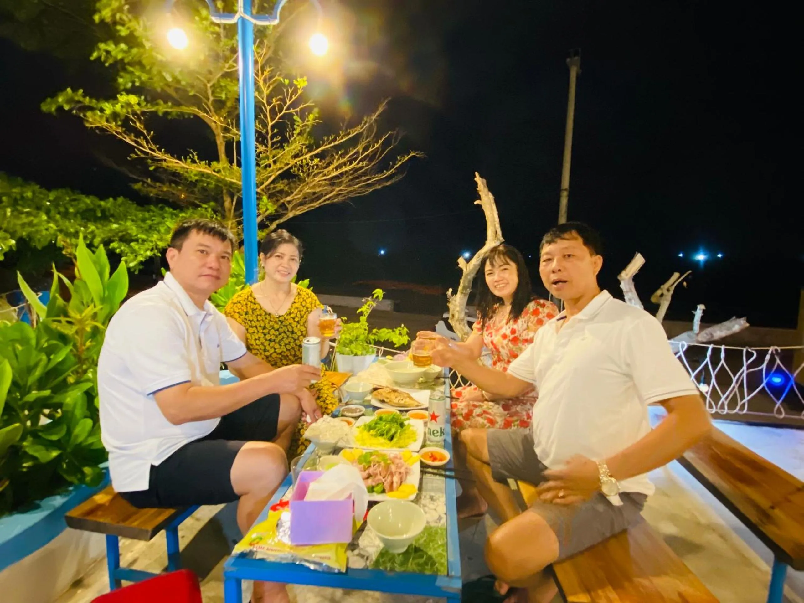 Restaurant/places to eat in Chai Village Hotel