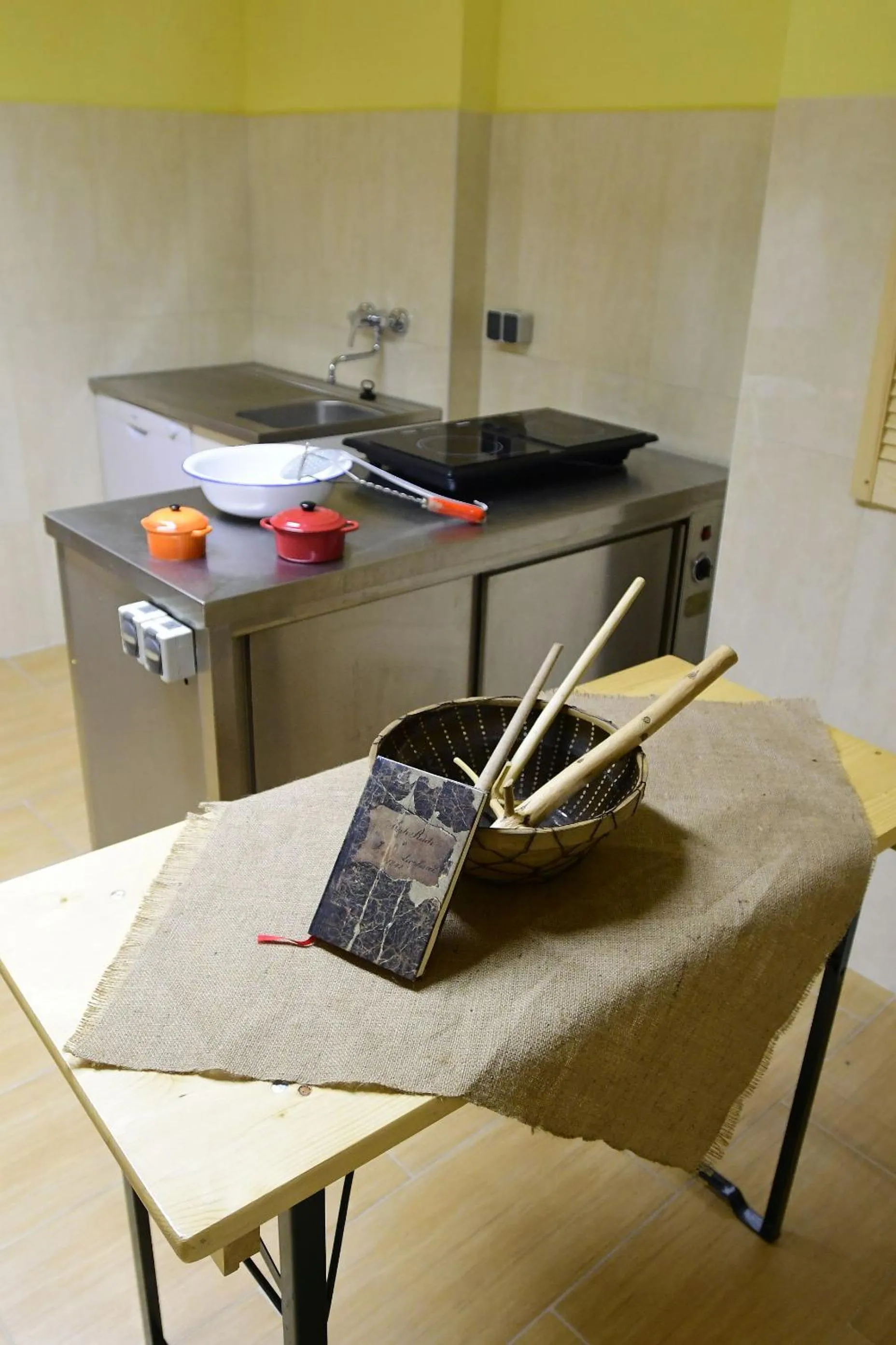 Decorative detail in Hotel garni Goldene Henne