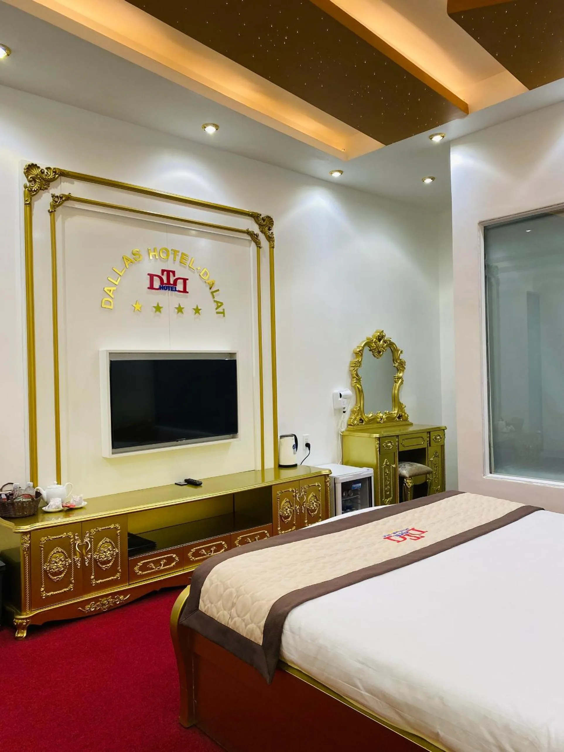 Deluxe Room (2 Adults + 1 Child) in Dallas Hotel Dalat