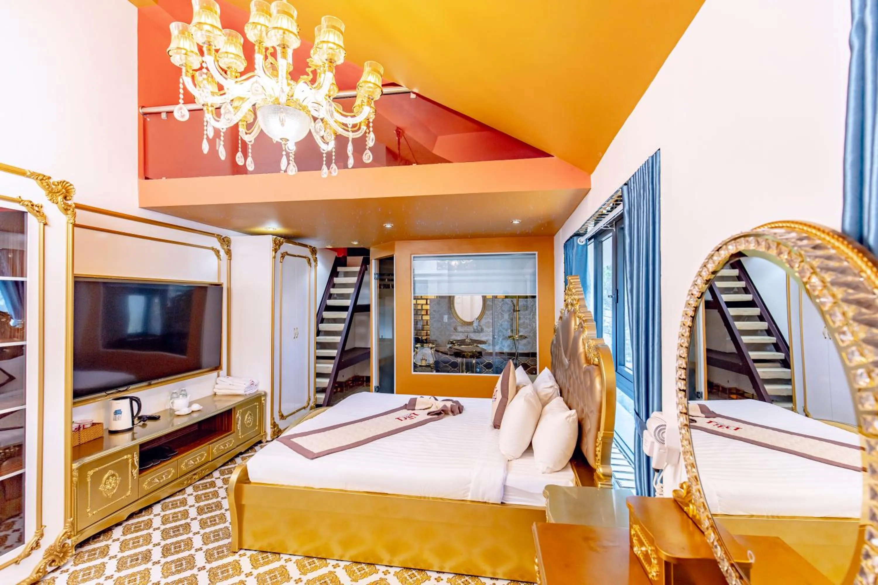 Bed in Dallas Hotel Dalat