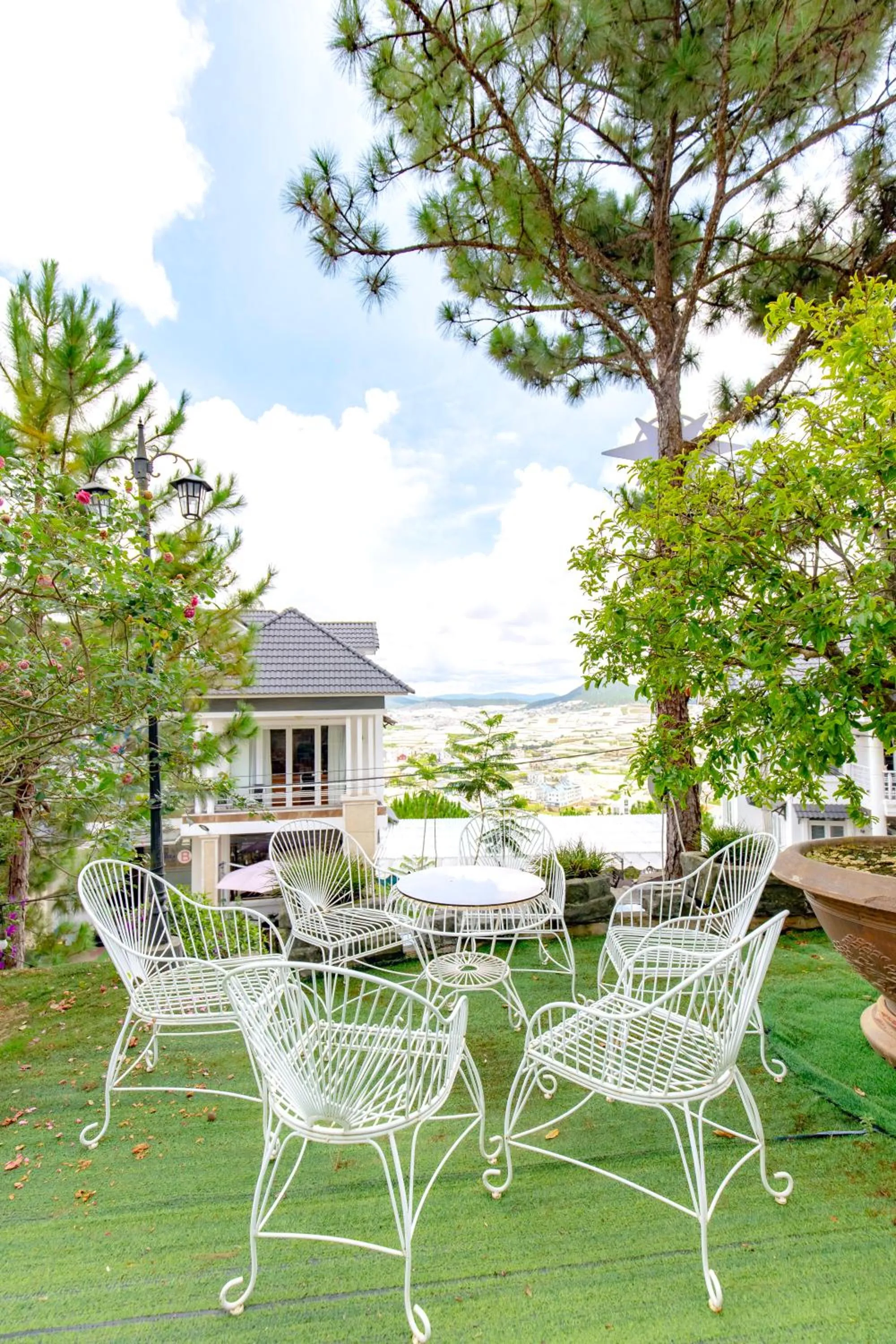 Day in Dallas Hotel Dalat