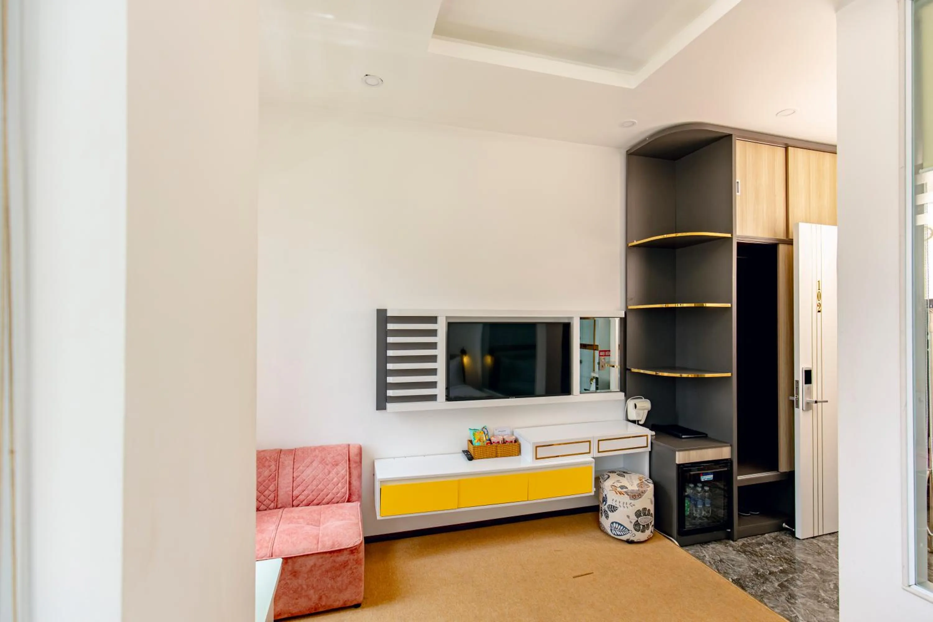 TV and multimedia, Bed in Dallas Hotel Dalat