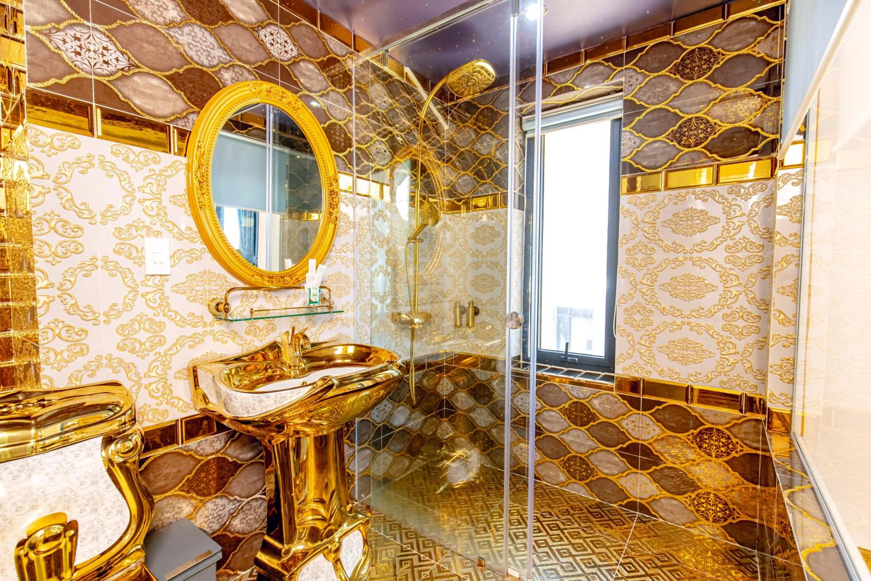 Bathroom in Dallas Hotel Dalat