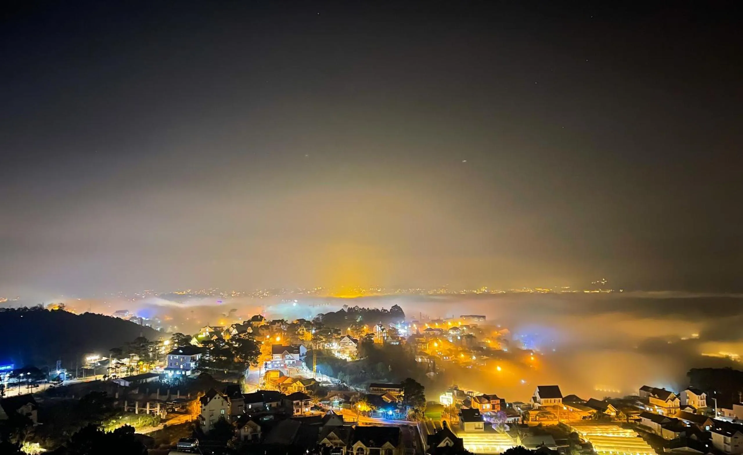 Night in Dallas Hotel Dalat