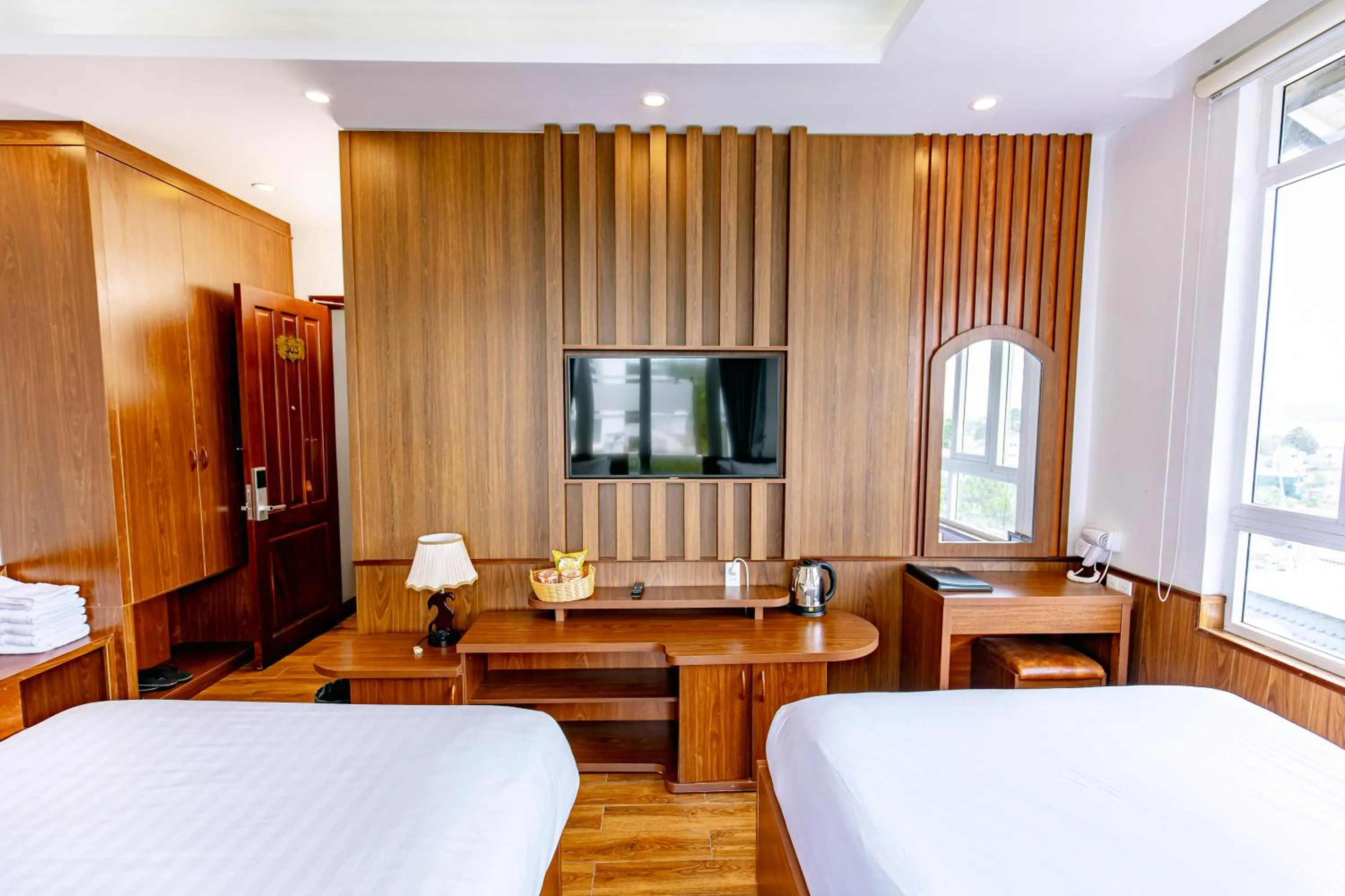 Bed in Dallas Hotel Dalat